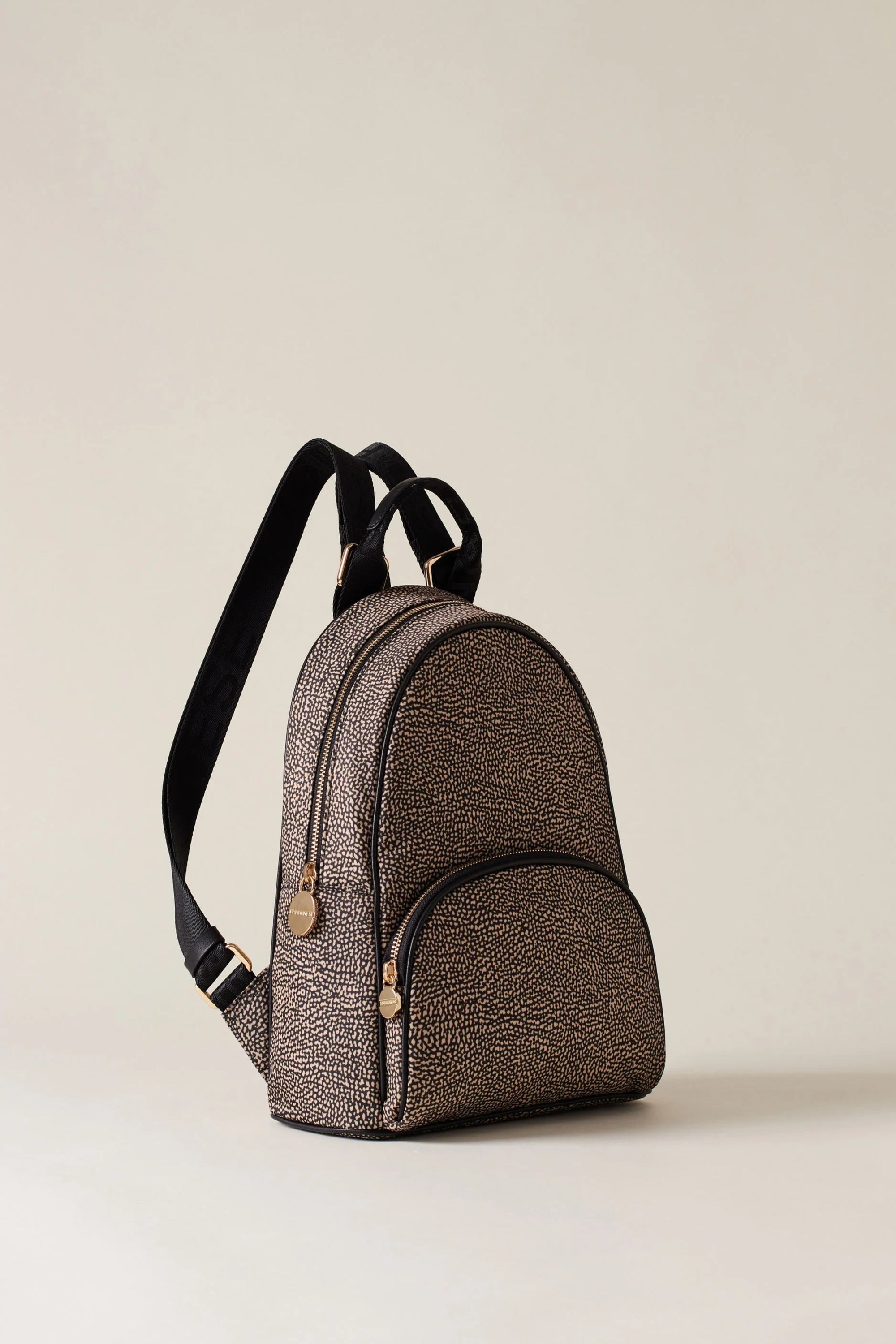 https://admin.shopify.com/store/gulieshop/products/15875905225053#:~:text=https%3A//www.gulieshop.it%20%E2%80%BA%20products%20%E2%80%BA%20borbonese%2Dzaino%2Dmedium%2D934136i15
