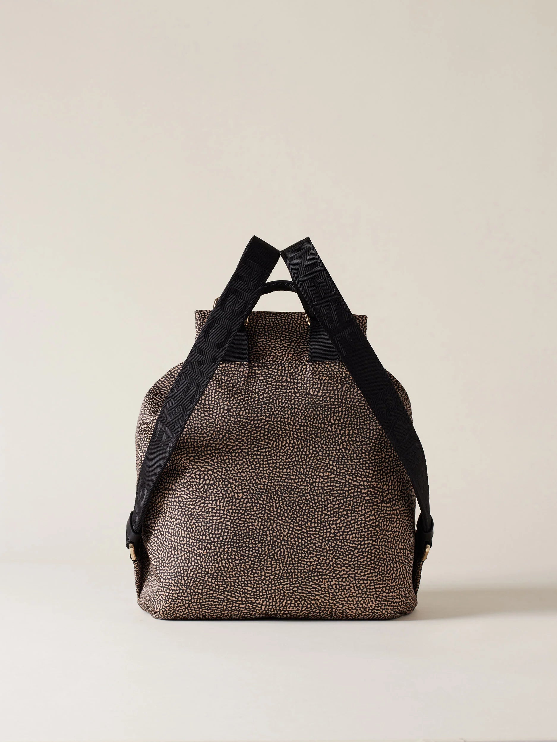 https://admin.shopify.com/store/gulieshop/products/15491901751645#:~:text=https%3A//www.gulieshop.it%20%E2%80%BA%20products%20%E2%80%BA%20borbonese%2Dzaino%2Din%2Dtessuto%2Dreciclato%2D934496%2Di15