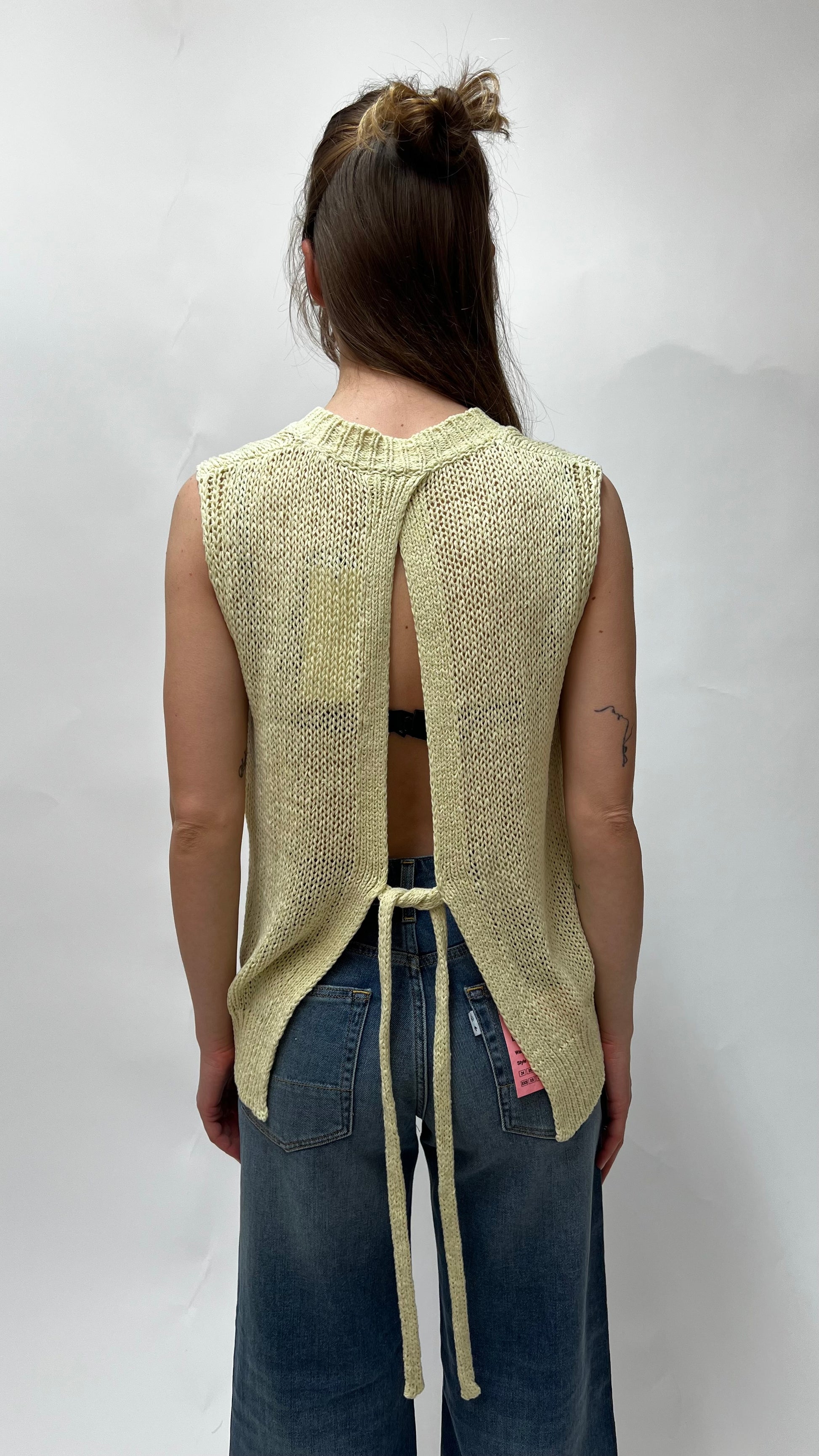 https://admin.shopify.com/store/gulieshop/products/15400666661213#:~:text=https%3A//www.gulieshop.it%20%E2%80%BA%20products%20%E2%80%BA%20r%2Dcollina%2Dgilet%2Din%2Dfilo%2Db41018