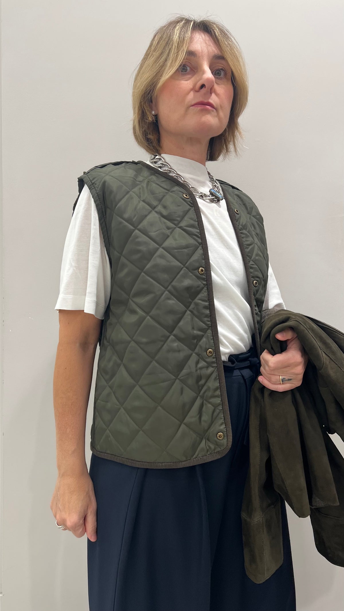 https://admin.shopify.com/store/gulieshop/products/16595731874141#:~:text=https%3A//www.gulieshop.it%20%E2%80%BA%20products%20%E2%80%BA%20jackie%2Dgiacca%2Din%2Dsuede%2Dinterno%2Dstaccabile%2Dcameron
