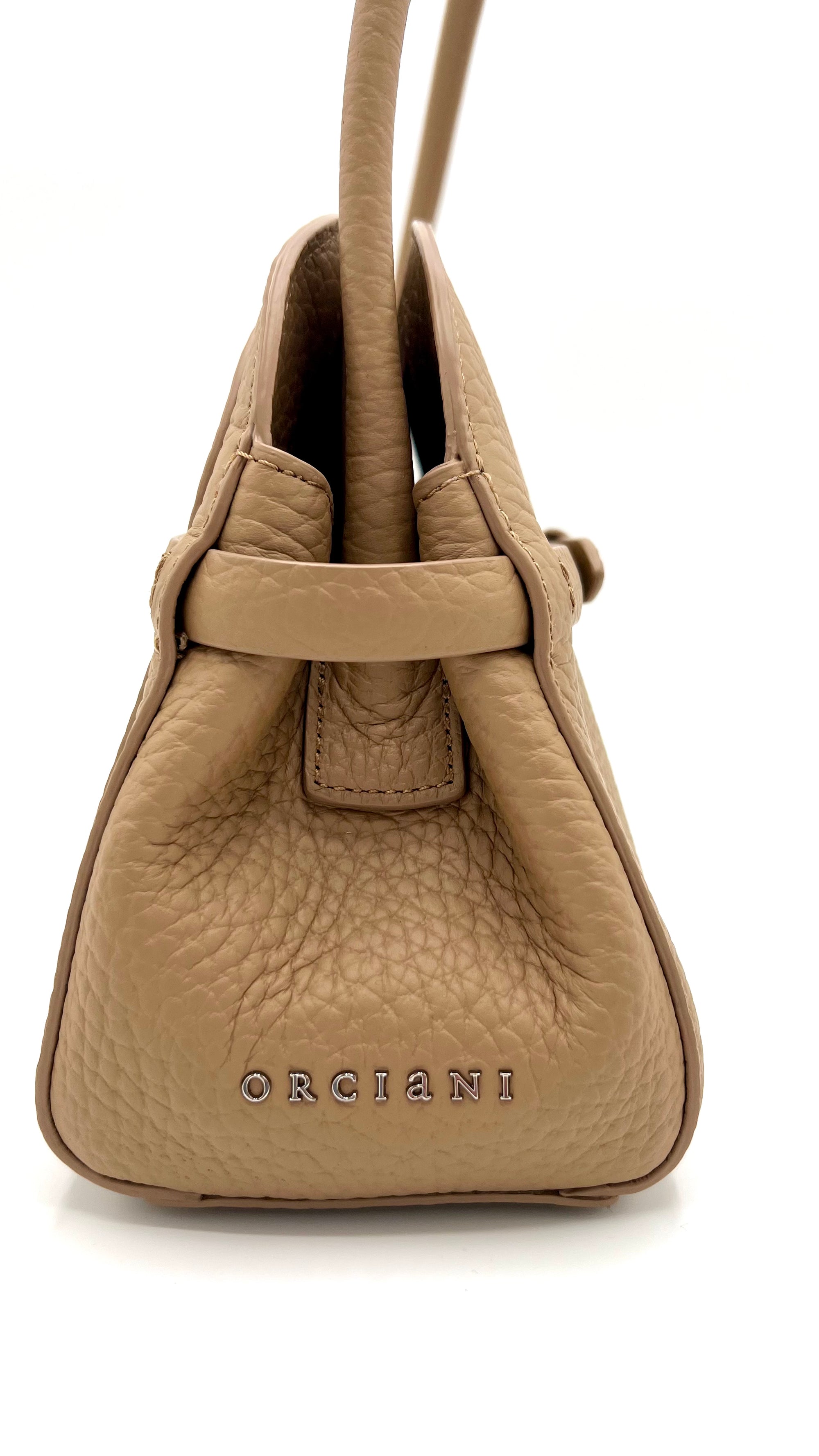 https://admin.shopify.com/store/gulieshop/products/16014680621405#:~:text=https%3A//www.gulieshop.it%20%E2%80%BA%20products%20%E2%80%BA%20orciani%2Dborsa%2Daura%2Dlonguette%2Din%2Dpelle%2Dmartellata%2Db02218