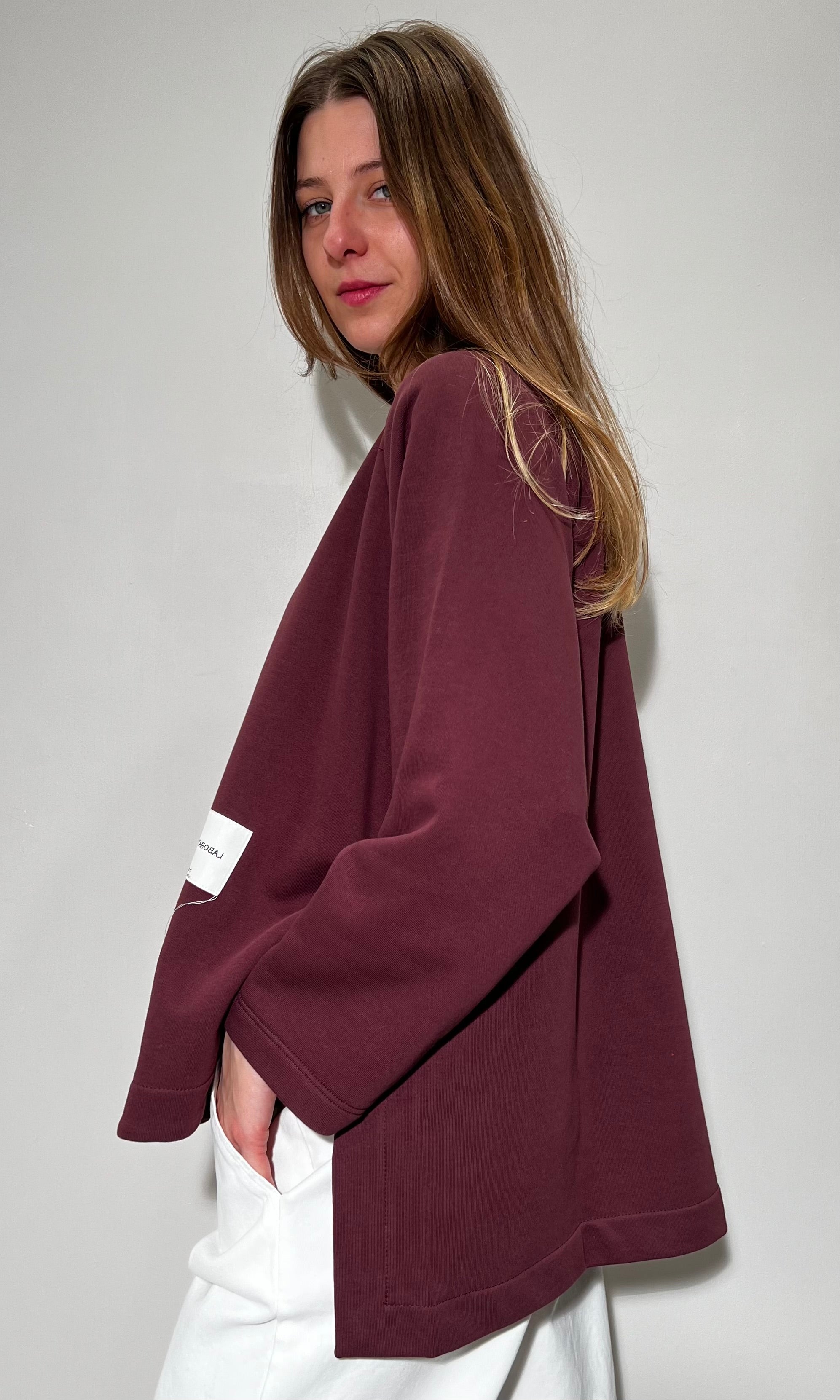 https://admin.shopify.com/store/gulieshop/products/15733144486237#:~:text=https%3A//www.gulieshop.it%20%E2%80%BA%20products%20%E2%80%BA%20jei%2Do%2Dfelpa%2Doversize%2D4574