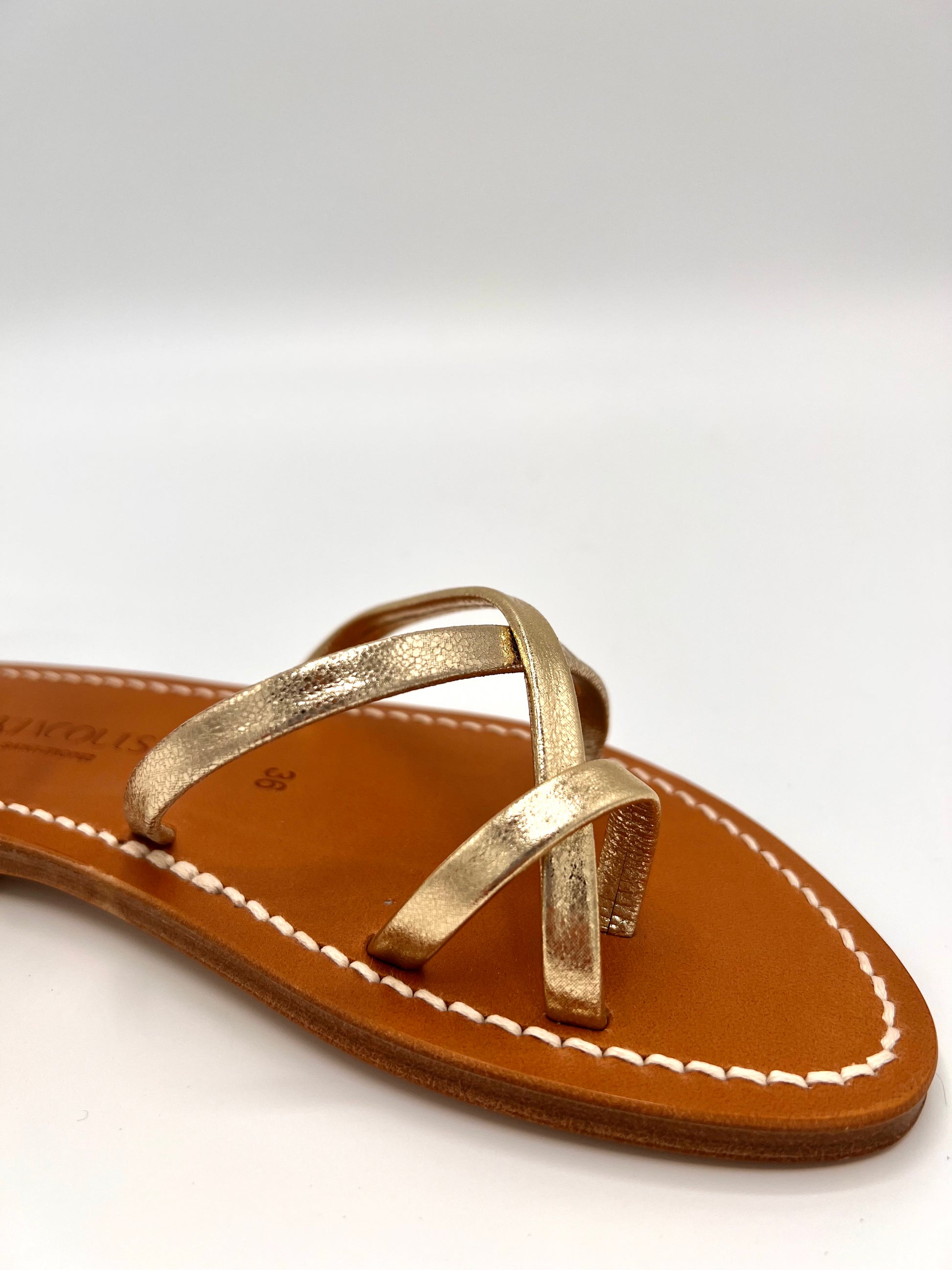 https://admin.shopify.com/store/gulieshop/products/15391588647261#:~:text=https%3A//www.gulieshop.it%20%E2%80%BA%20products%20%E2%80%BA%20k%2Djacques%2Dsandalo%2Dbasso%2Ddemocrite%2Df%2Dmiel
