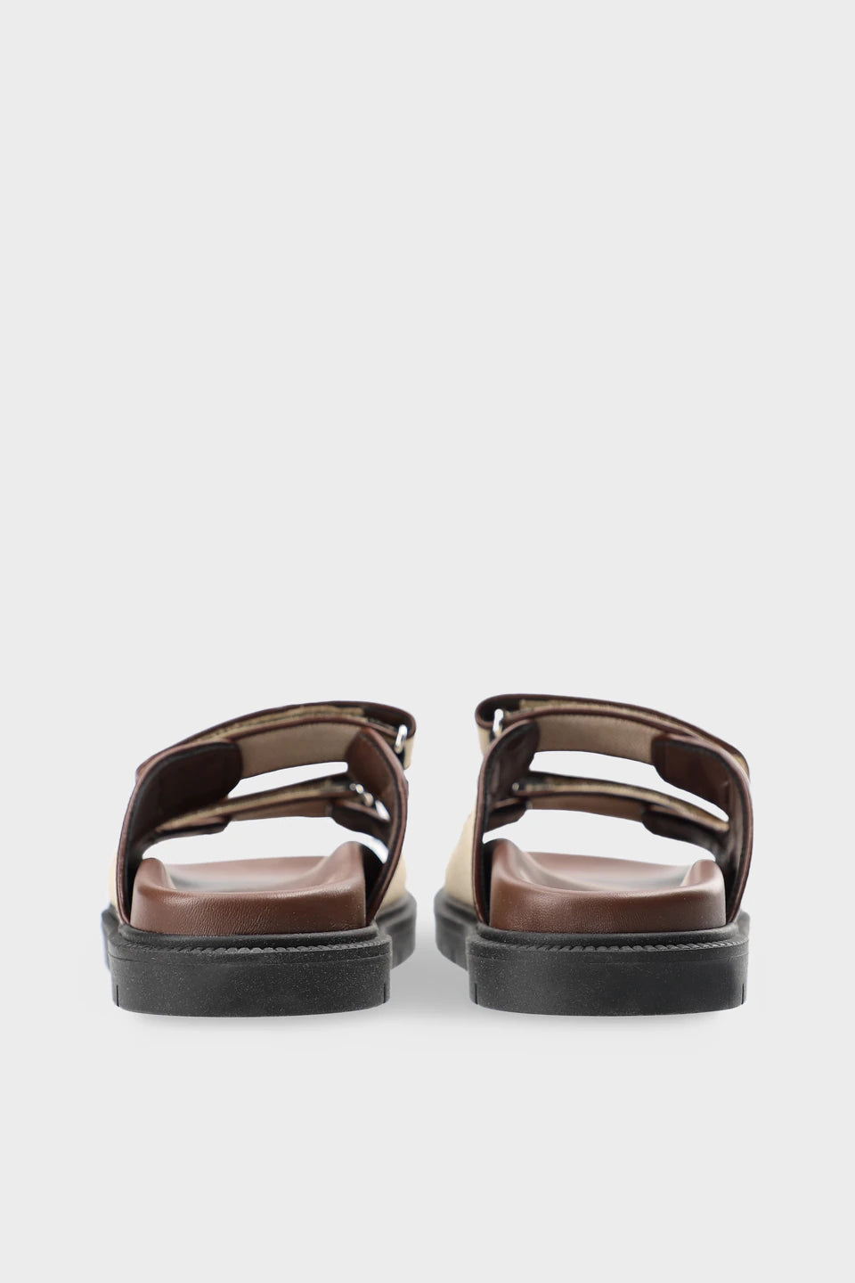 https://admin.shopify.com/store/gulieshop/products/16084794933597#:~:text=https%3A//www.gulieshop.it%20%E2%80%BA%20products%20%E2%80%BA%20copenhagen%2Dciabatta%2Din%2Dpelle%2De%2Dtessuto%2Dcph704