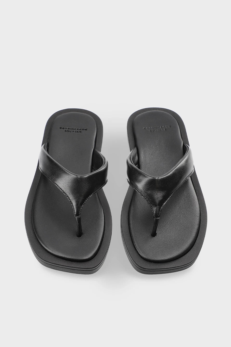 https://admin.shopify.com/store/gulieshop/products/16084795097437#:~:text=https%3A//www.gulieshop.it%20%E2%80%BA%20products%20%E2%80%BA%20copenhagen%2Dsandalo%2Dinfradito%2Dcph791