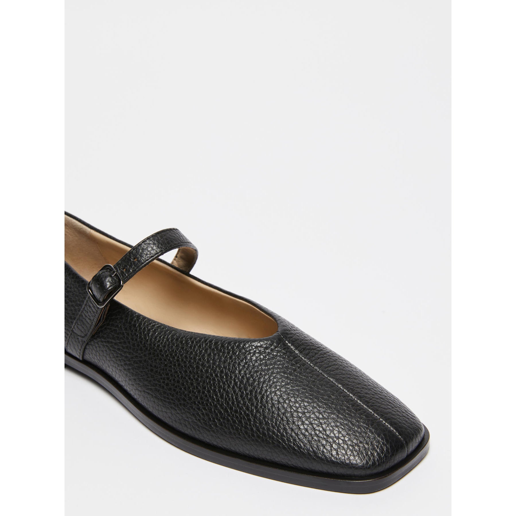 https://admin.shopify.com/store/gulieshop/products/15865941819741#:~:text=https%3A//www.gulieshop.it%20%E2%80%BA%20products%20%E2%80%BA%20maxmara%2Dmm%2Dballerina%2Din%2Dpelle%2Dmmlcippo