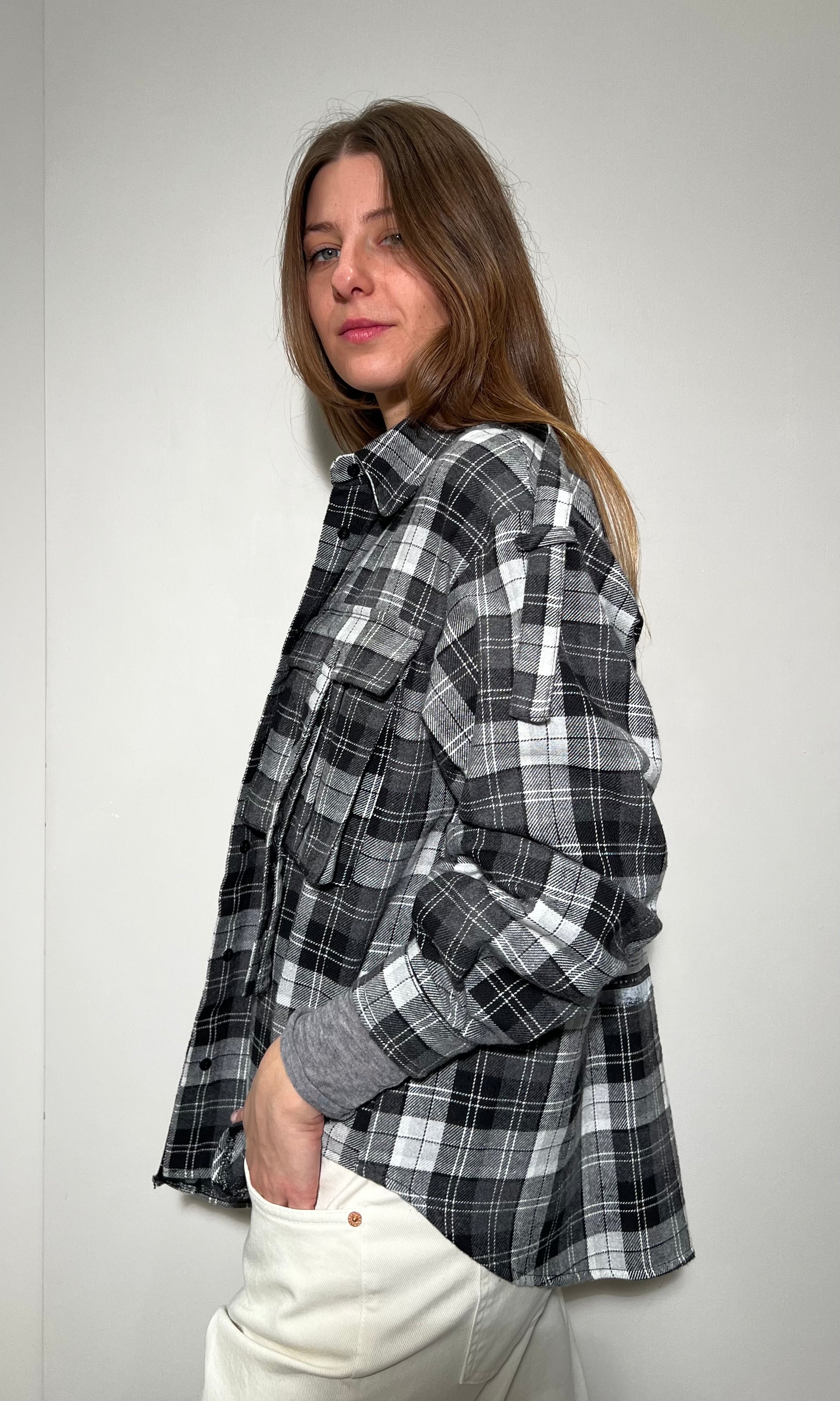 https://admin.shopify.com/store/gulieshop/products/15740344729949#:~:text=https%3A//www.gulieshop.it%20%E2%80%BA%20products%20%E2%80%BA%20tensione%2Din%2Dcamicia%2Da%2Dscacchi%2Dcon%2Dstampa%2Drl1095