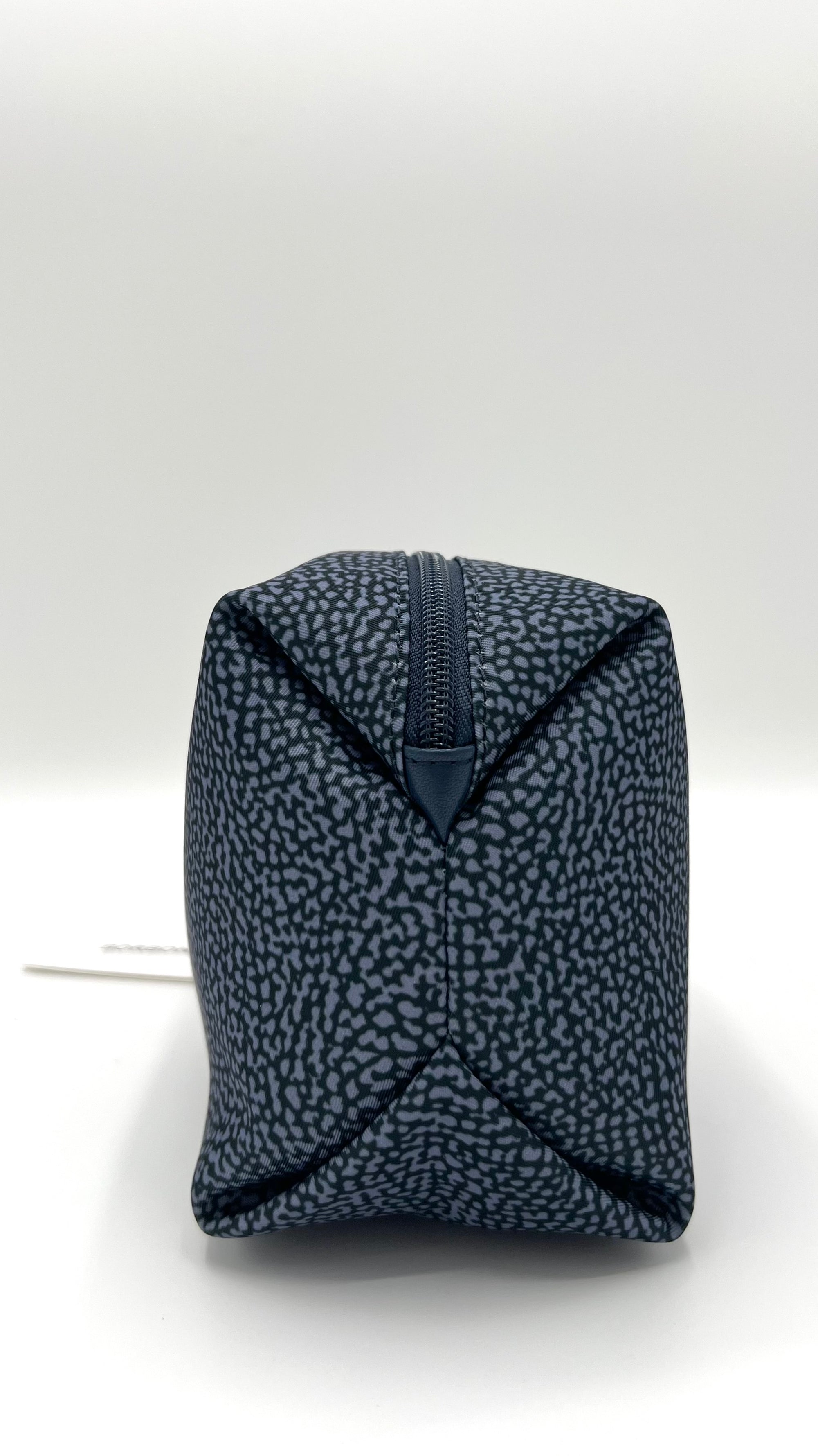 https://admin.shopify.com/store/gulieshop/products/16115544162653#:~:text=https%3A//www.gulieshop.it%20%E2%80%BA%20products%20%E2%80%BA%20borbonese%2Dportacosmetici%2Dc%2Dmaniglia%2D932025i15%2D2
