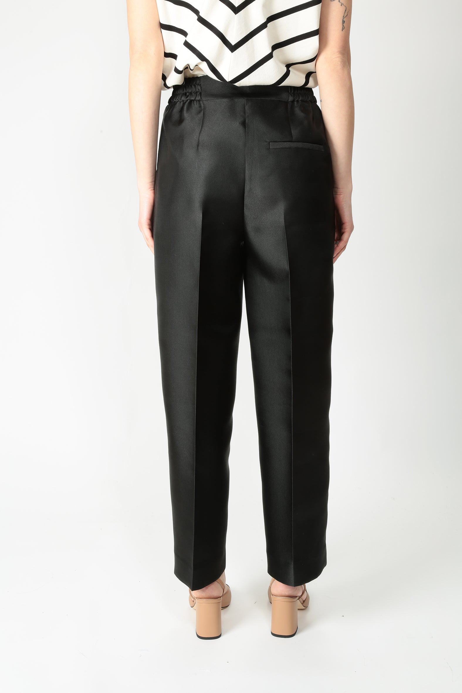 https://admin.shopify.com/store/gulieshop/products/15192689377629#:~:text=https%3A//www.gulieshop.it%20%E2%80%BA%20products%20%E2%80%BA%20beatrice%2Dpantalone%2Din%2Draso%2D25fe1011hopper%2D1