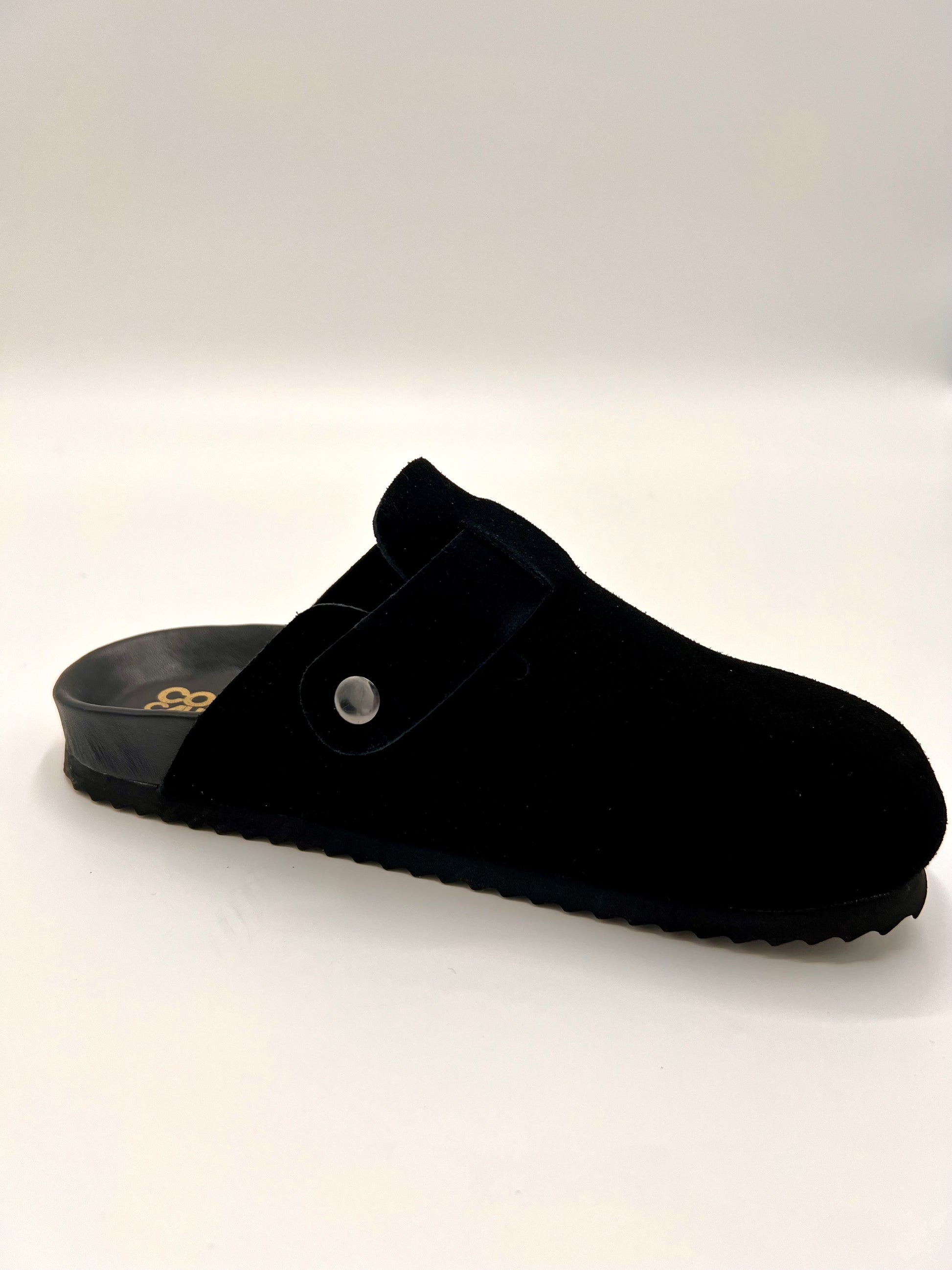 https://admin.shopify.com/store/gulieshop/products/15378813452637#:~:text=https%3A//www.gulieshop.it%20%E2%80%BA%20products%20%E2%80%BA%20colors%2Dof%2Dcalifornia%2Dsabot%2Din%2Dsuede%2Dbi086%2D1