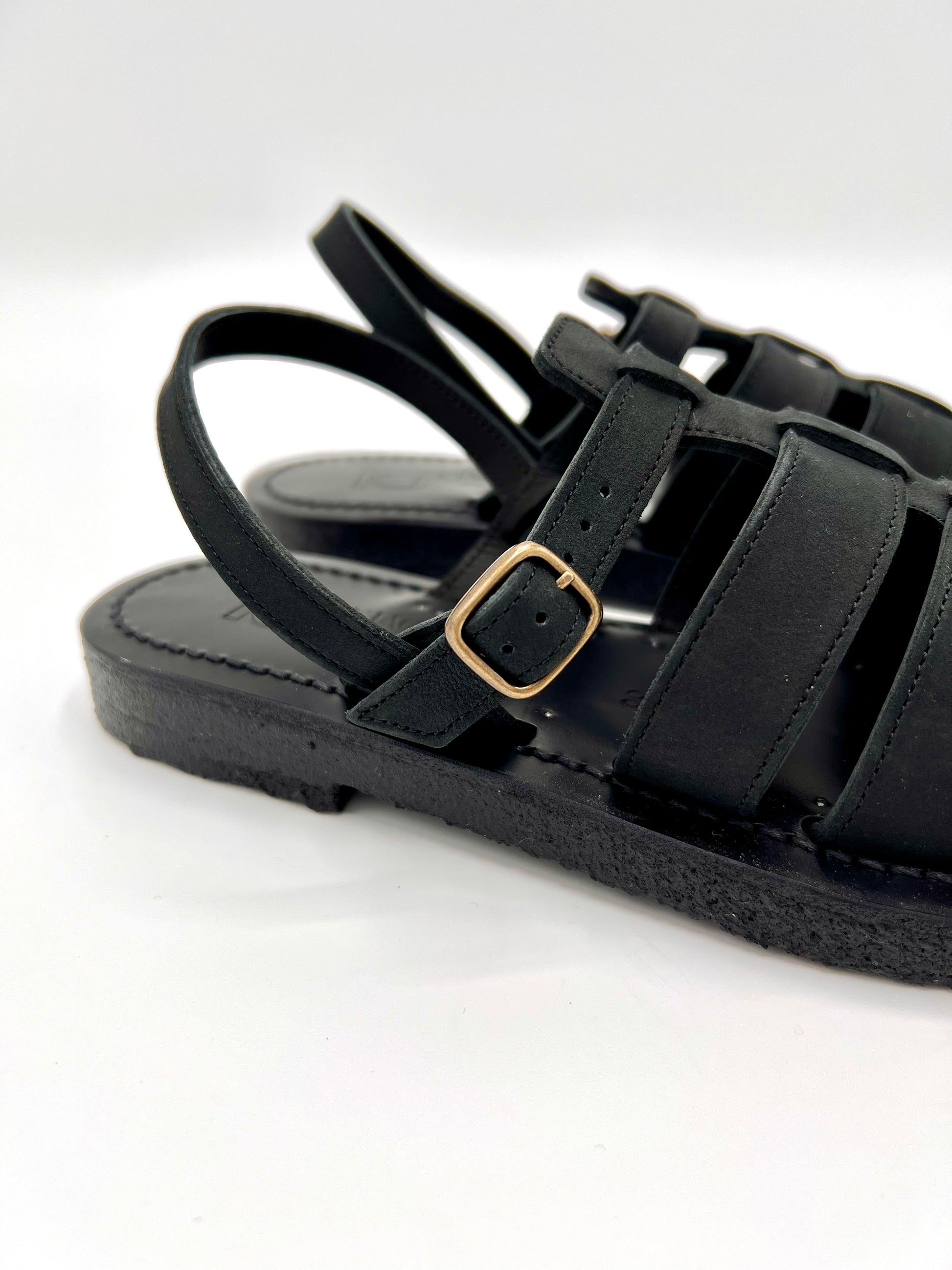 https://admin.shopify.com/store/gulieshop/products/15391588680029#:~:text=https%3A//www.gulieshop.it%20%E2%80%BA%20products%20%E2%80%BA%20k%2Djacques%2Dsandalo%2Dbasso%2Dlemonia%2Df%2Dhevea%2Dmiel
