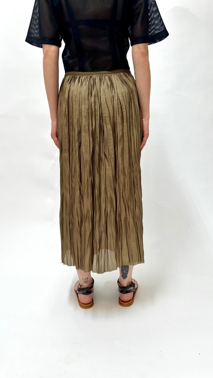 https://admin.shopify.com/store/gulieshop/products/15400666595677#:~:text=https%3A//www.gulieshop.it%20%E2%80%BA%20products%20%E2%80%BA%20r%2Dcollina%2Dgonna%2Dmidi%2Dplisse%2Db57067%2D2