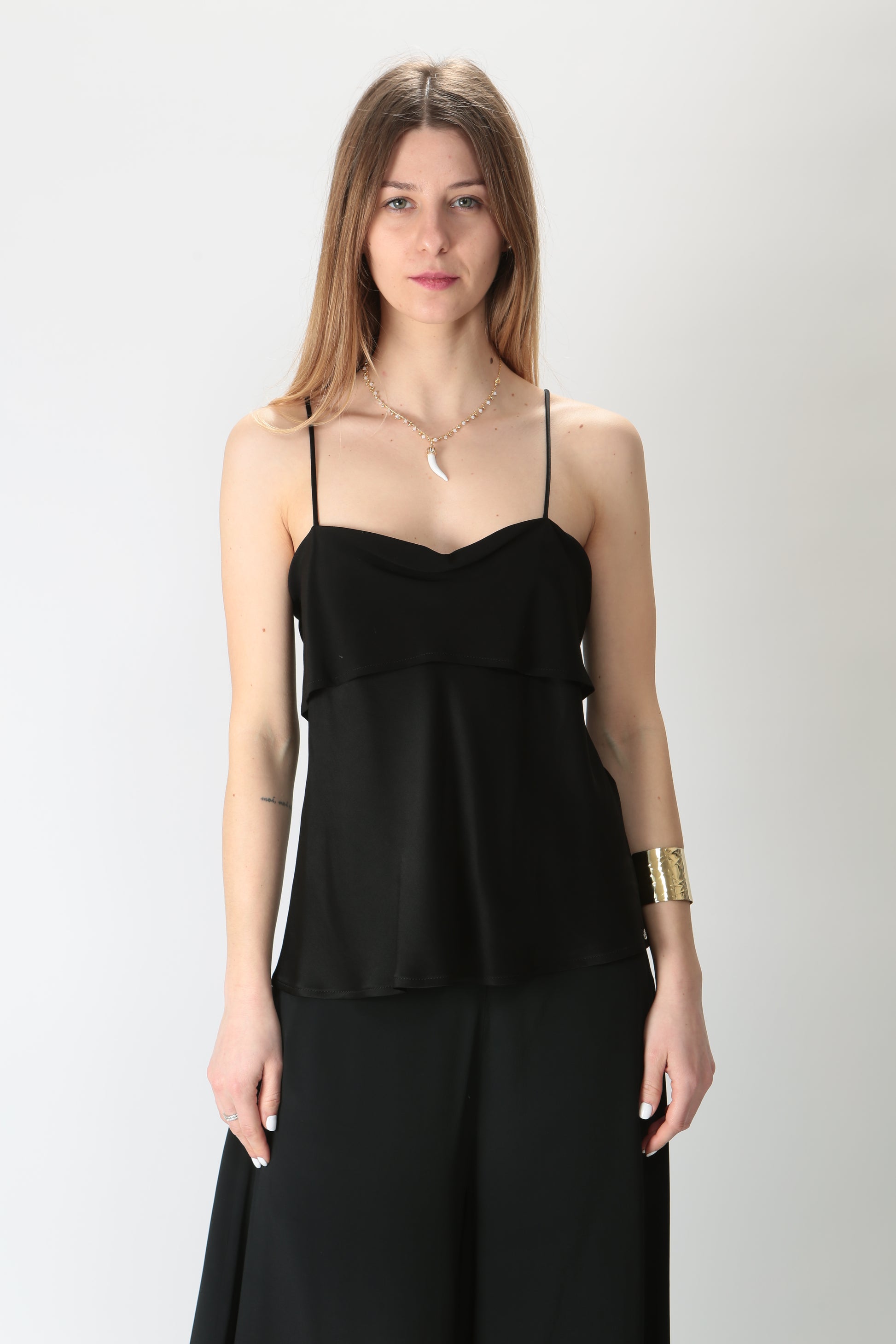 https://admin.shopify.com/store/gulieshop/products/9114950795613#:~:text=Invia-,Ottod%27ame%20Top%20in%20viscosa%20DT9047,-Contenuto%20multimediale%201