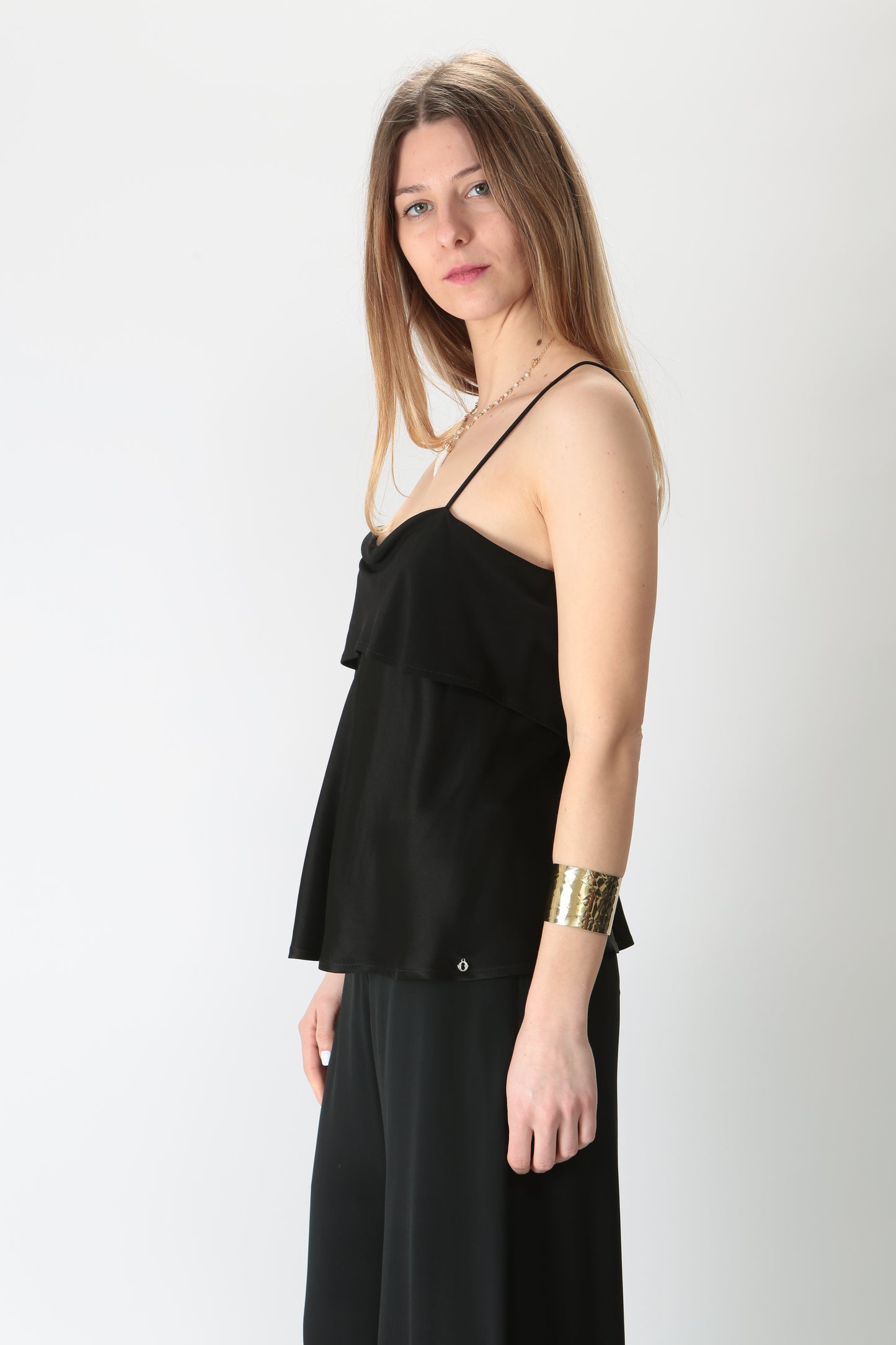 https://admin.shopify.com/store/gulieshop/products/9114950795613#:~:text=Invia-,Ottod%27ame%20Top%20in%20viscosa%20DT9047,-Contenuto%20multimediale%201