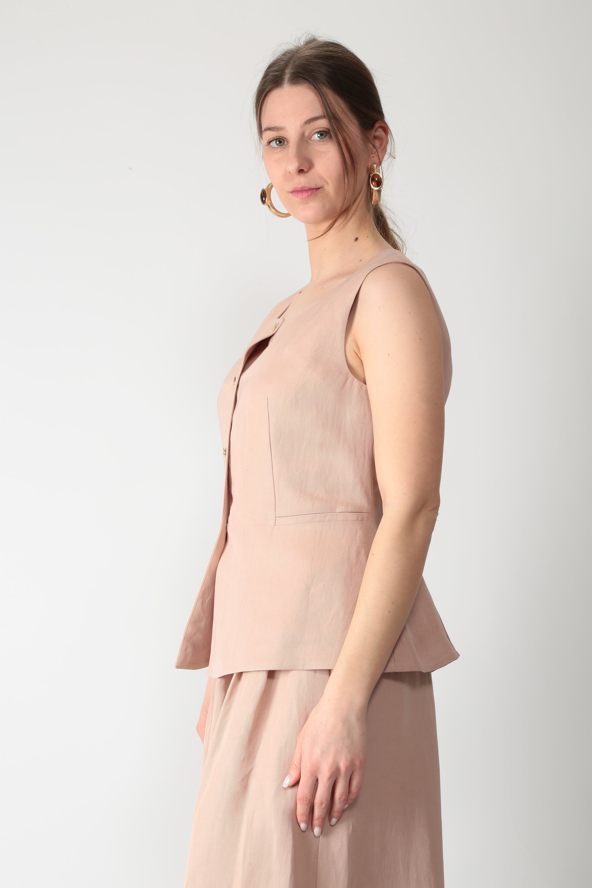 https://admin.shopify.com/store/gulieshop/products/15877227053405#:~:text=https%3A//www.gulieshop.it%20%E2%80%BA%20products%20%E2%80%BA%20l%2Dconti%2Dgilet%2Din%2Dmisto%2Dlino%2Dbobby%2Dfsl81