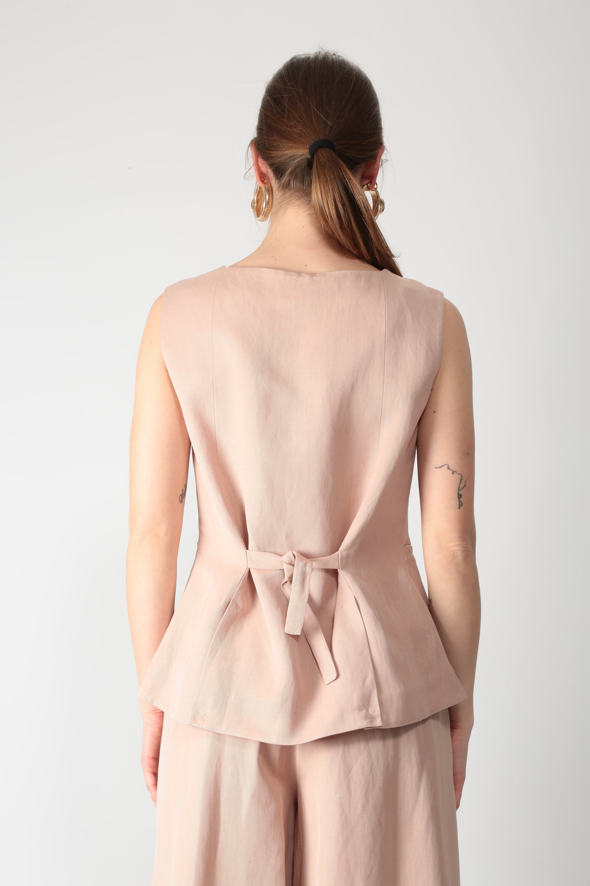 https://admin.shopify.com/store/gulieshop/products/15877227053405#:~:text=https%3A//www.gulieshop.it%20%E2%80%BA%20products%20%E2%80%BA%20l%2Dconti%2Dgilet%2Din%2Dmisto%2Dlino%2Dbobby%2Dfsl81