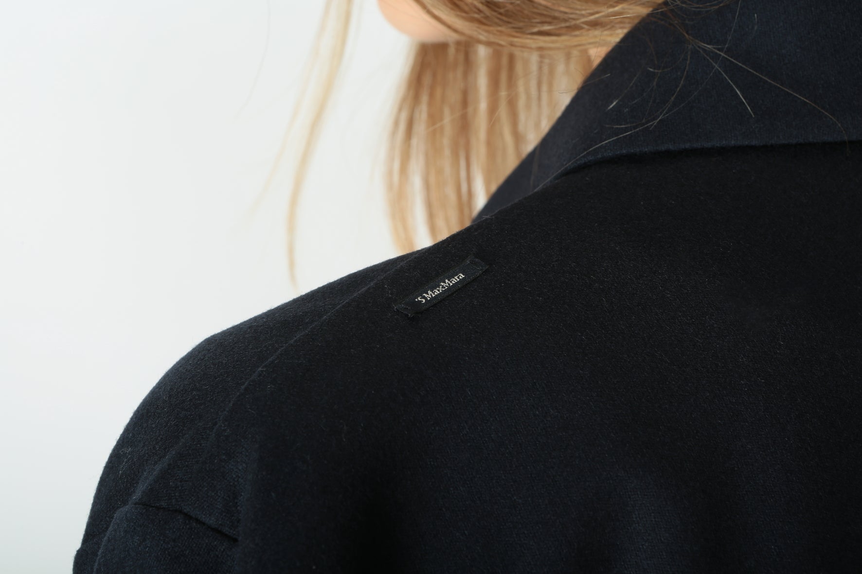 https://admin.shopify.com/store/gulieshop/products/9620995965277#:~:text=https%3A//www.gulieshop.it%20%E2%80%BA%20products%20%E2%80%BA%20s%2Dmaxmara%2Dcamcia%2Din%2Dflanella%2Dstretch%2Dcara