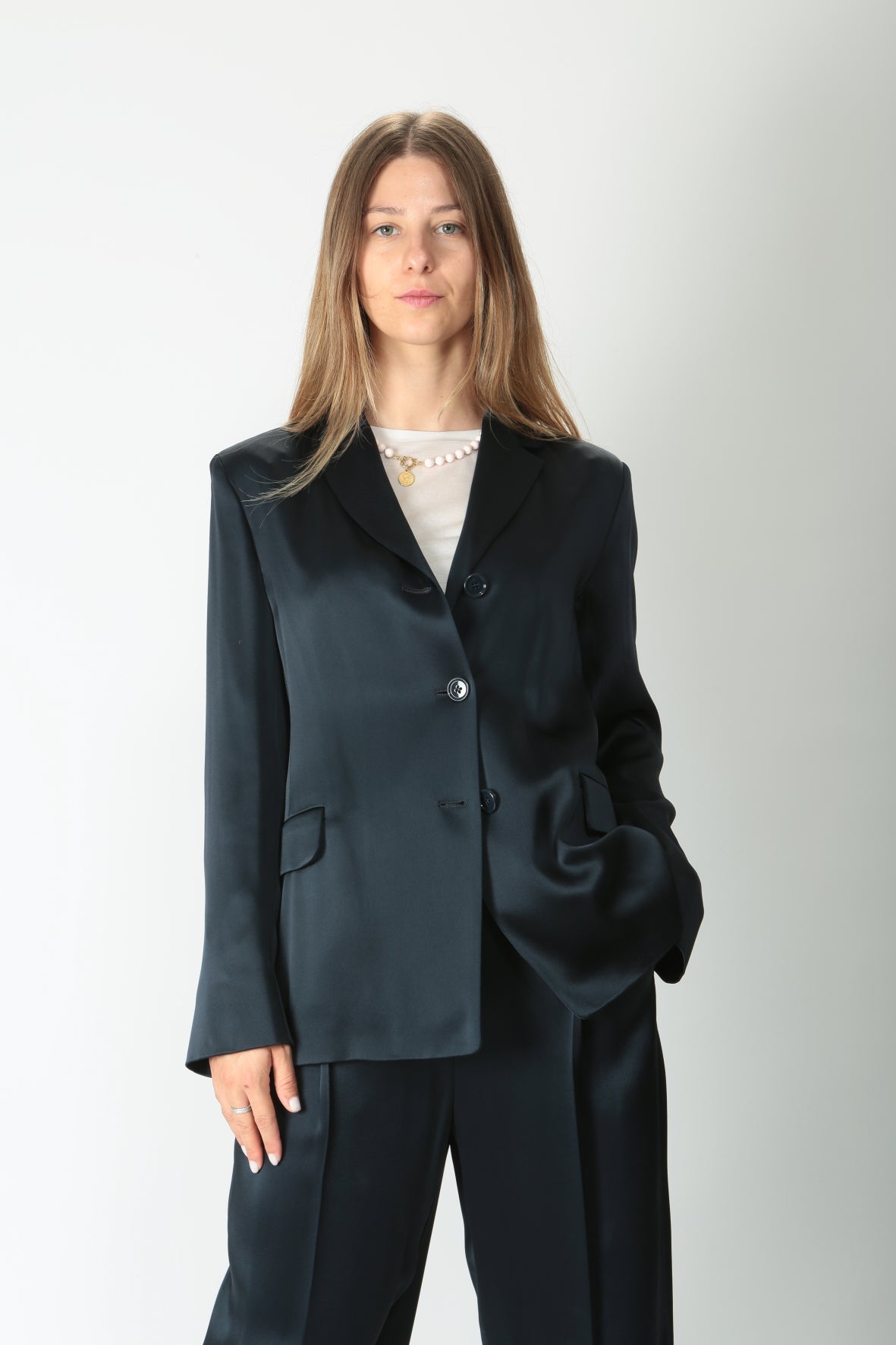 https://admin.shopify.com/store/gulieshop/products/9620993933661#:~:text=https%3A//www.gulieshop.it%20%E2%80%BA%20products%20%E2%80%BA%20s%2Dmaxmara%2Dgiacca%2Dmonopetto%2Din%2Draso%2Dguido