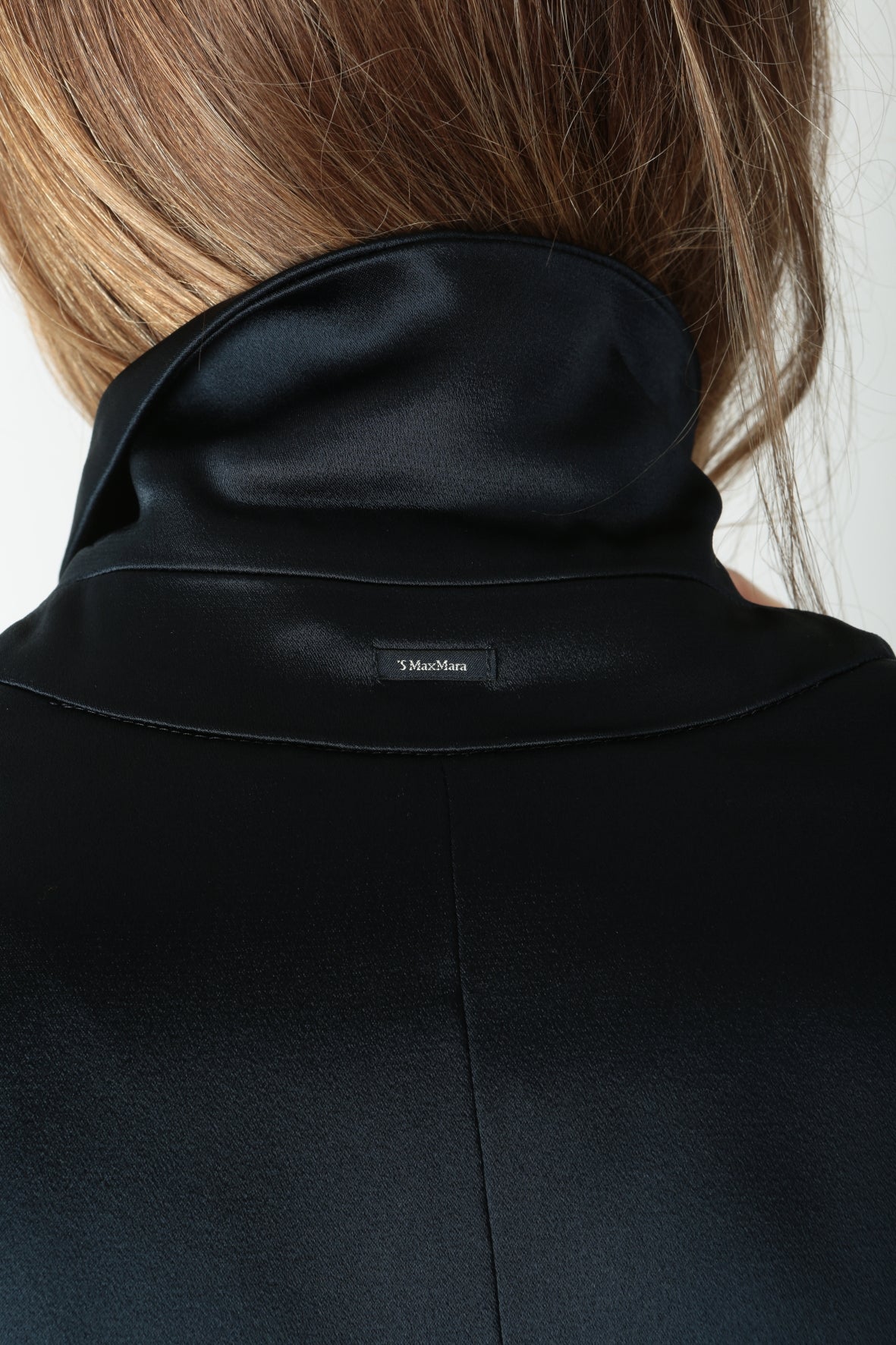 https://admin.shopify.com/store/gulieshop/products/9620993933661#:~:text=https%3A//www.gulieshop.it%20%E2%80%BA%20products%20%E2%80%BA%20s%2Dmaxmara%2Dgiacca%2Dmonopetto%2Din%2Draso%2Dguido
