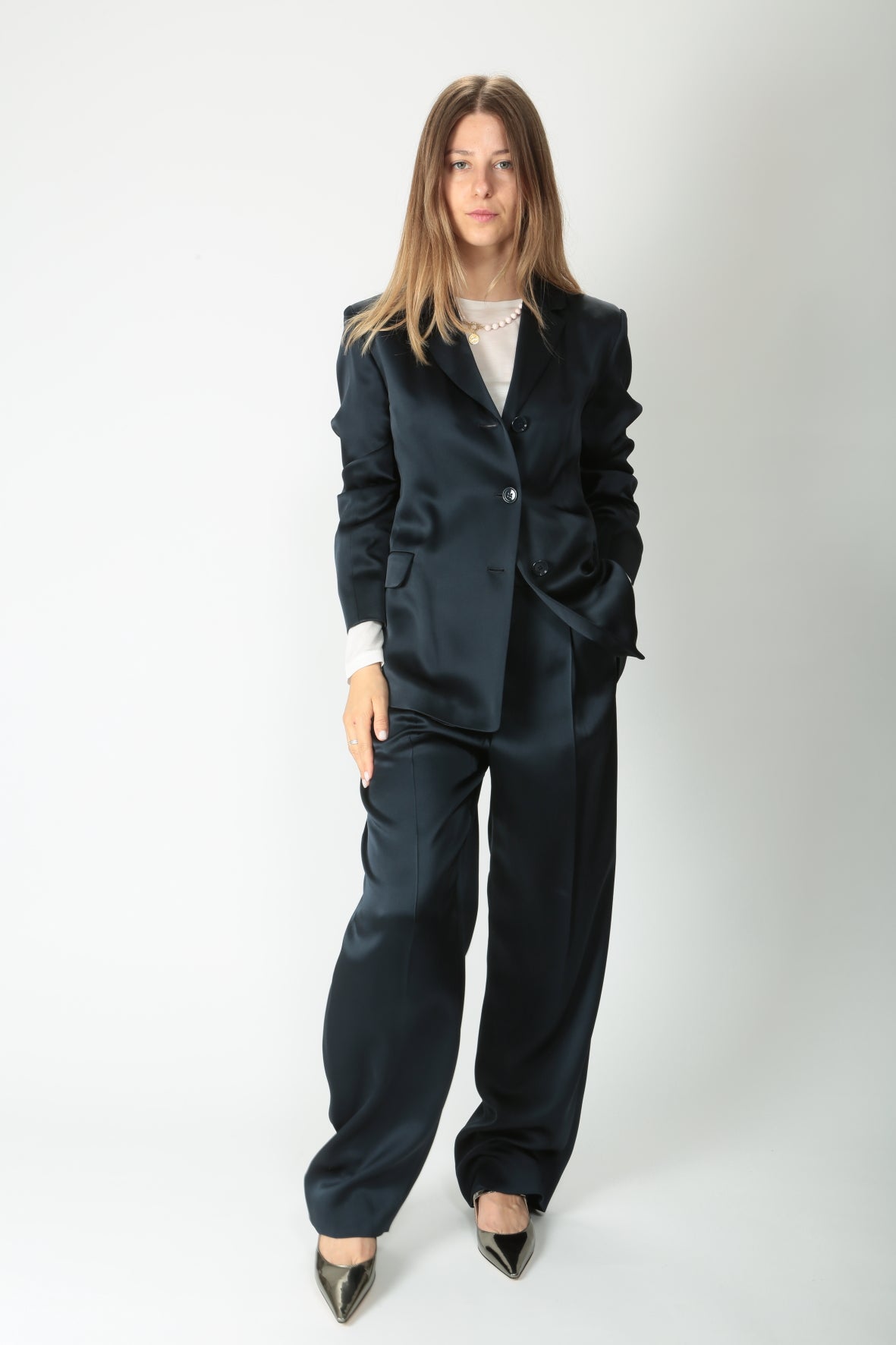 https://admin.shopify.com/store/gulieshop/products/9620994326877#:~:text=https%3A//www.gulieshop.it%20%E2%80%BA%20products%20%E2%80%BA%20s%2Dmaxmara%2Dpantalone%2Din%2Draso%2Damleto