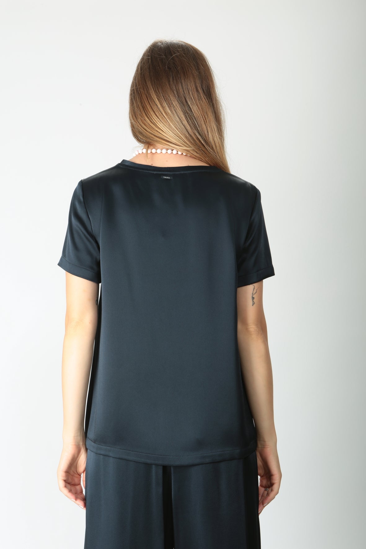https://admin.shopify.com/store/gulieshop/products/9620993245533#:~:text=https%3A//www.gulieshop.it%20%E2%80%BA%20products%20%E2%80%BA%20s%2Dmaxmara%2Dt%2Dshirt%2Din%2Draso%2Drebecca%2D1