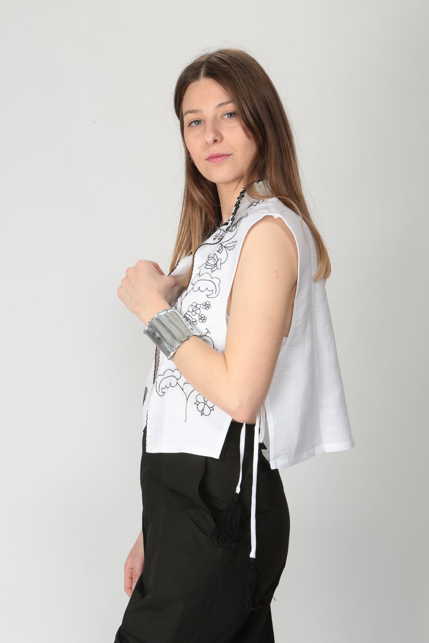 https://admin.shopify.com/store/gulieshop/products/15359827738973#:~:text=https%3A//www.gulieshop.it%20%E2%80%BA%20products%20%E2%80%BA%20ordito%2Dgilet%2Din%2Dlino%2De%2Dviscosa%2Dricamato%2Dginevra