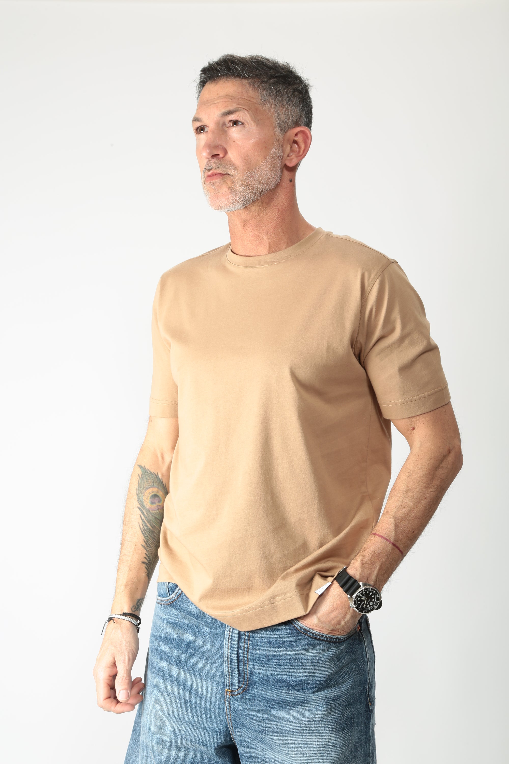 https://admin.shopify.com/store/gulieshop/products/15922558337373#:~:text=https%3A//www.gulieshop.it%20%E2%80%BA%20products%20%E2%80%BA%20diktat%2Dt%2Dshirt%2Dregular%2Dfit%2Dd17%2D105