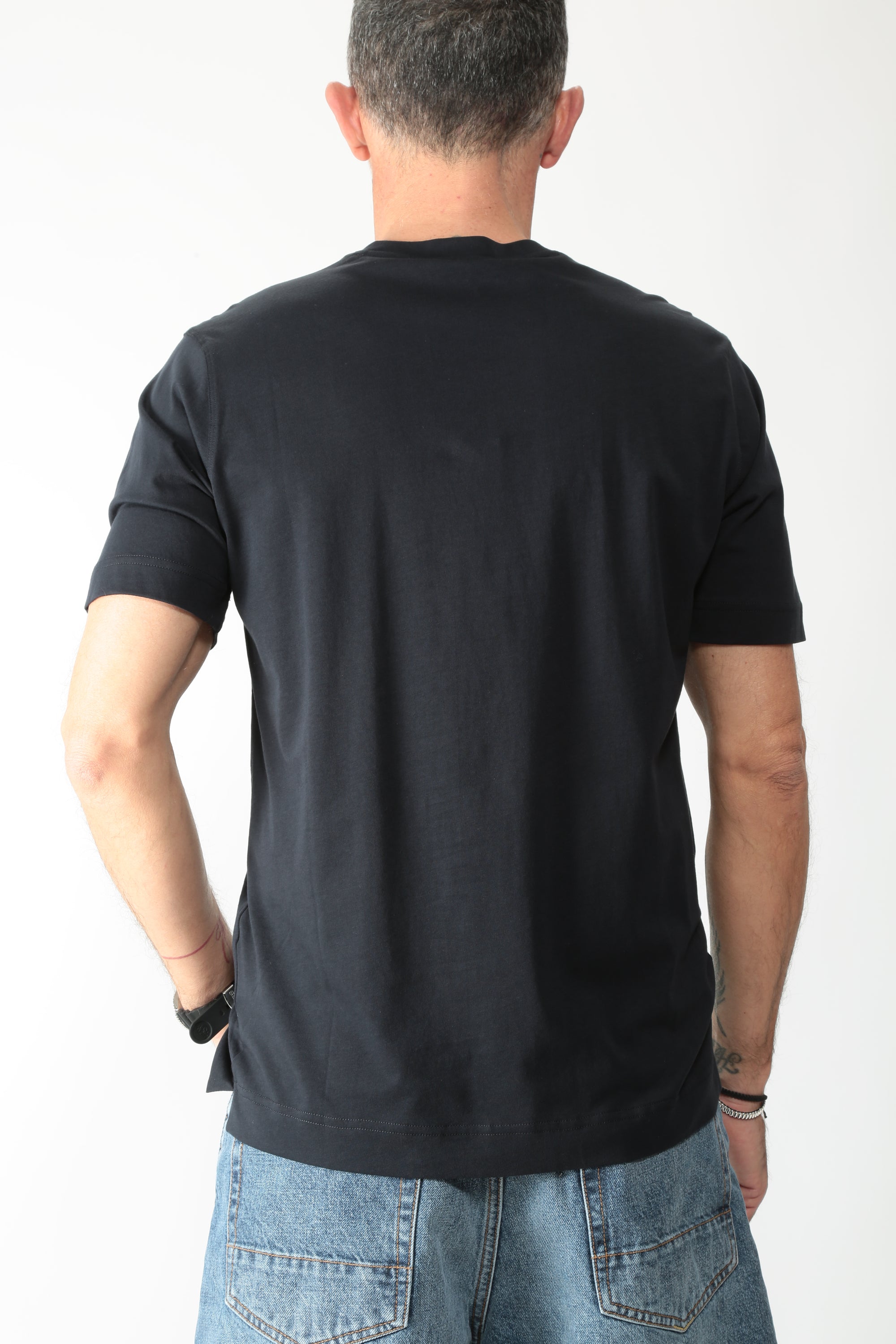 https://admin.shopify.com/store/gulieshop/products/15922558271837#:~:text=https%3A//www.gulieshop.it%20%E2%80%BA%20products%20%E2%80%BA%20diktat%2Dt%2Dshirt%2Dregular%2Dfit%2Dd17%2D104