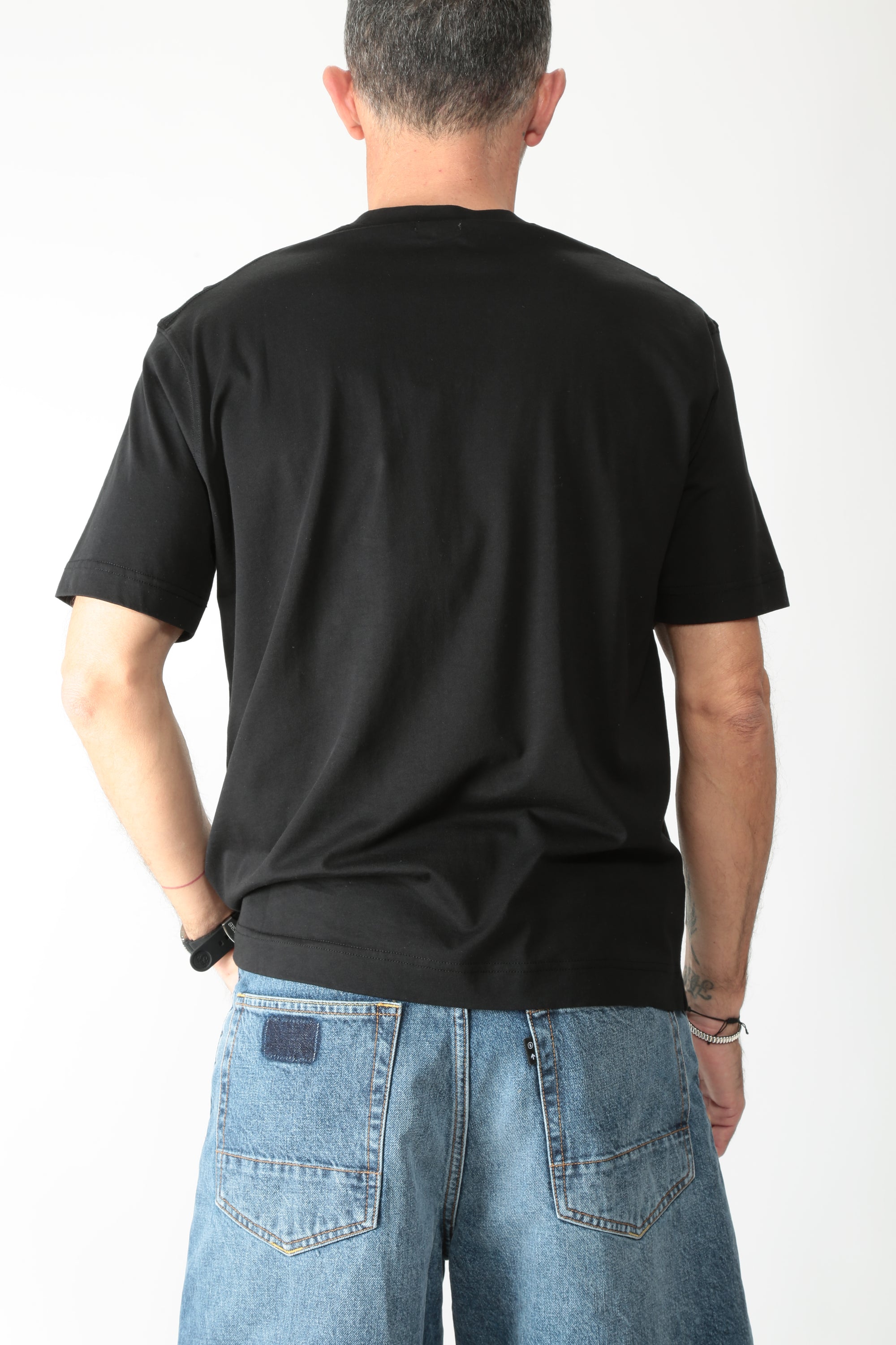 https://admin.shopify.com/store/gulieshop/products/15922558206301#:~:text=https%3A//www.gulieshop.it%20%E2%80%BA%20products%20%E2%80%BA%20diktat%2Dt%2Dshirt%2Din%2Dcotone%2Dsupima%2Ddk17%2D108
