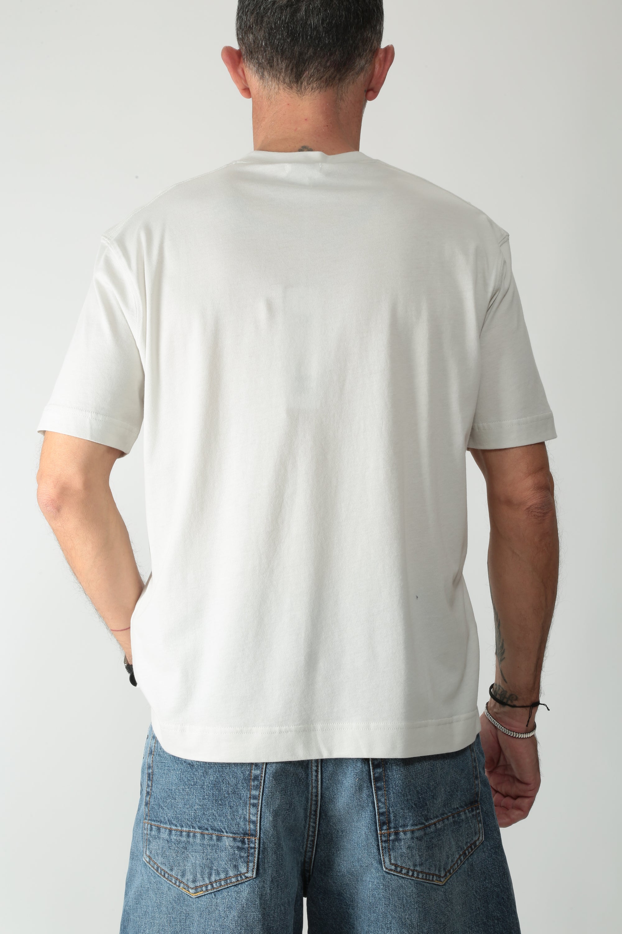 https://admin.shopify.com/store/gulieshop/products/15922558107997#:~:text=https%3A//www.gulieshop.it%20%E2%80%BA%20products%20%E2%80%BA%20diktat%2Dt%2Dshirt%2Din%2Dcotone%2Dsupima%2Ddk17%2D106
