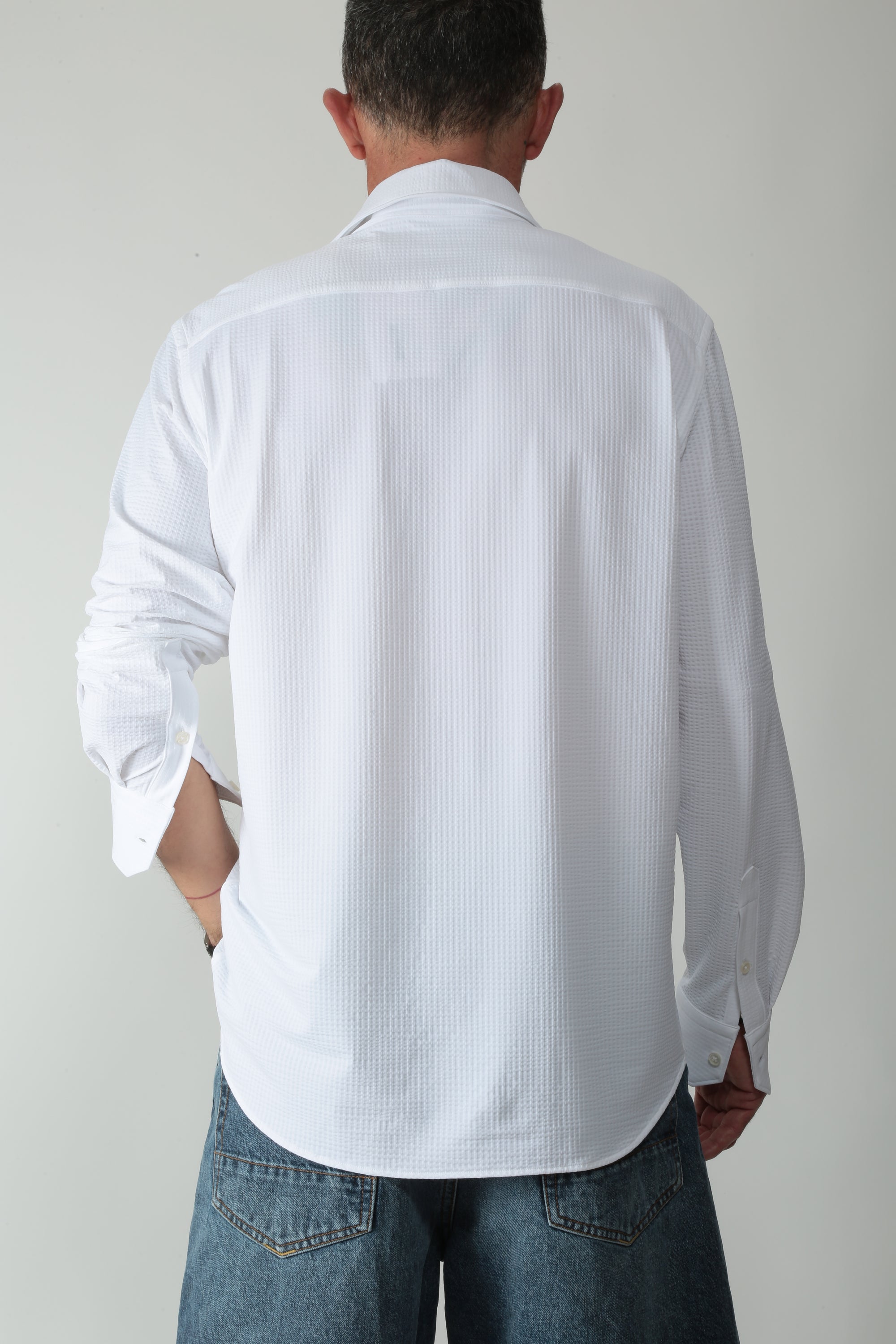 https://admin.shopify.com/store/gulieshop/products/15922557976925#:~:text=https%3A//www.gulieshop.it%20%E2%80%BA%20products%20%E2%80%BA%20archivium%2Dcamicia%2Din%2Dtessuto%2Dtecnico%2Dar26sr11ca
