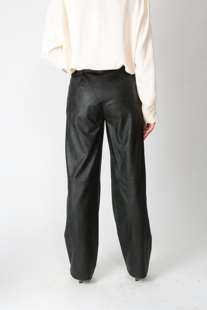 https://admin.shopify.com/store/gulieshop/products/9591042670941#:~:text=https%3A//www.gulieshop.it%20%E2%80%BA%20products%20%E2%80%BA%20l%2Dconti%2Dpantalone%2Din%2Decopelle%2Df4wt25