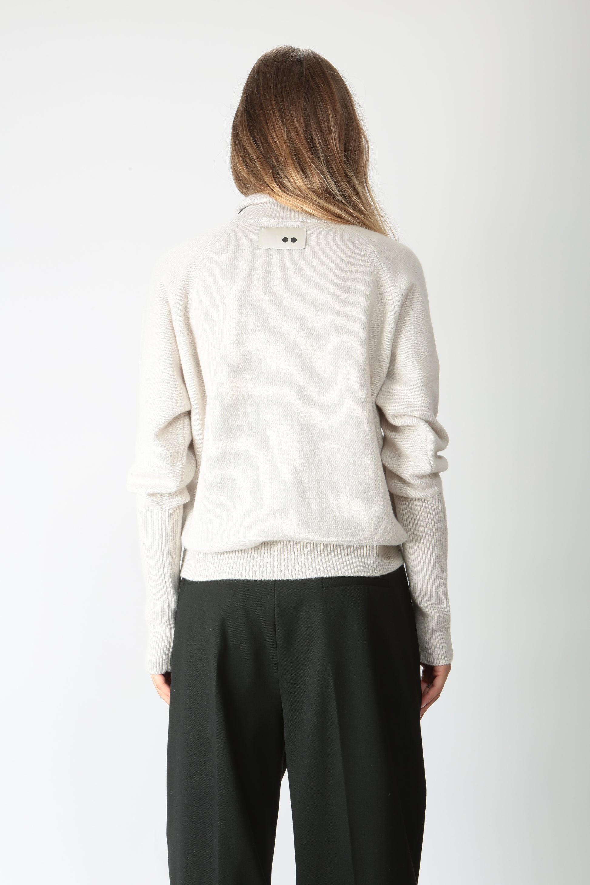 https://admin.shopify.com/store/gulieshop/products/9773925728605#:~:text=https%3A//www.gulieshop.it%20%E2%80%BA%20products%20%E2%80%BA%20the%2Dm%2Dmaglia%2Ddolcevita%2Dlana%2De%2Dcachemire%2Dtimothy91