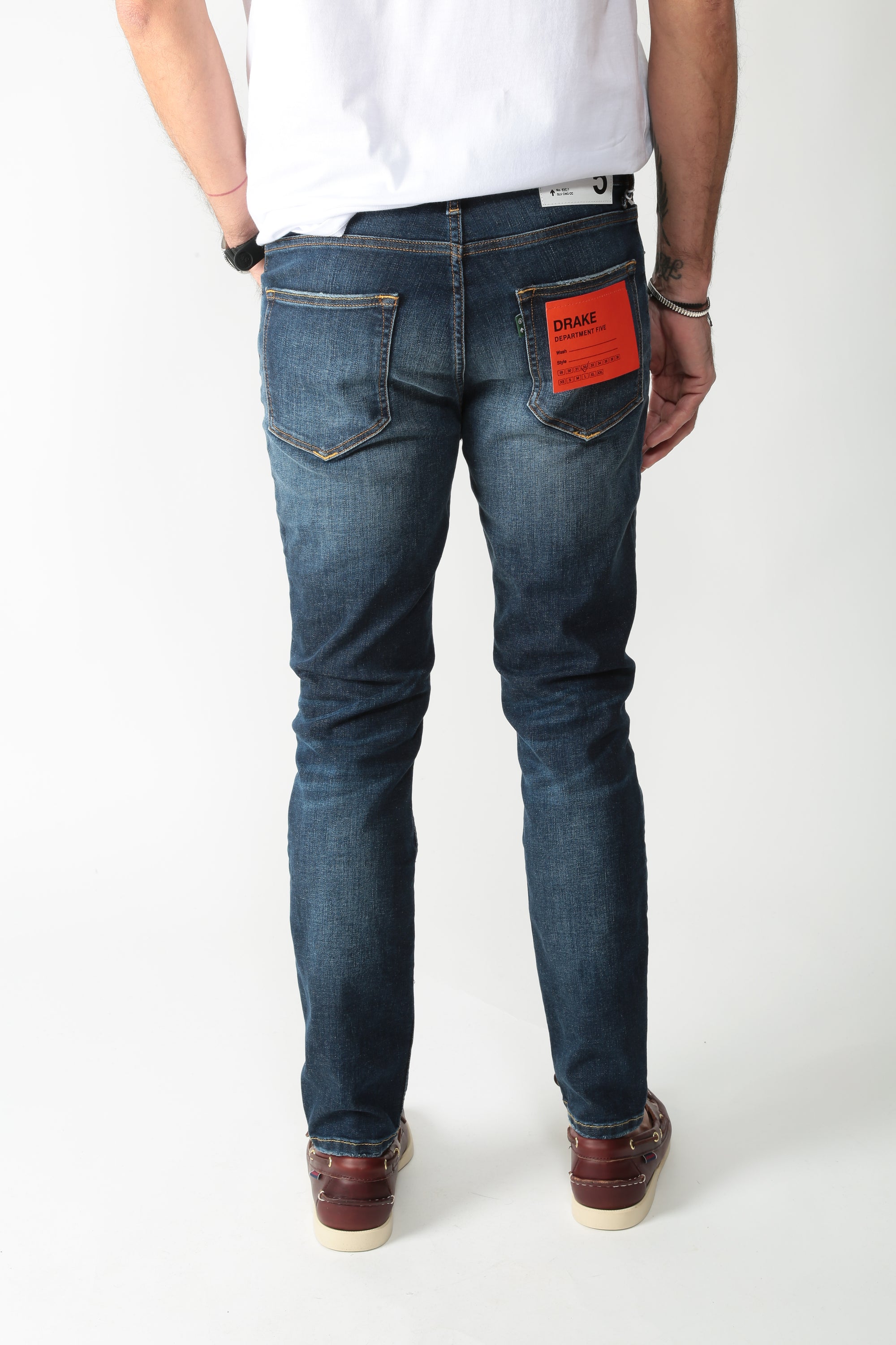 https://admin.shopify.com/store/gulieshop/products/15922557714781#:~:text=https%3A//www.gulieshop.it%20%E2%80%BA%20products%20%E2%80%BA%20department%2Djeans%2Dslim%2Dfit%2Ddrake%2Dup51751d2ds0041201nr