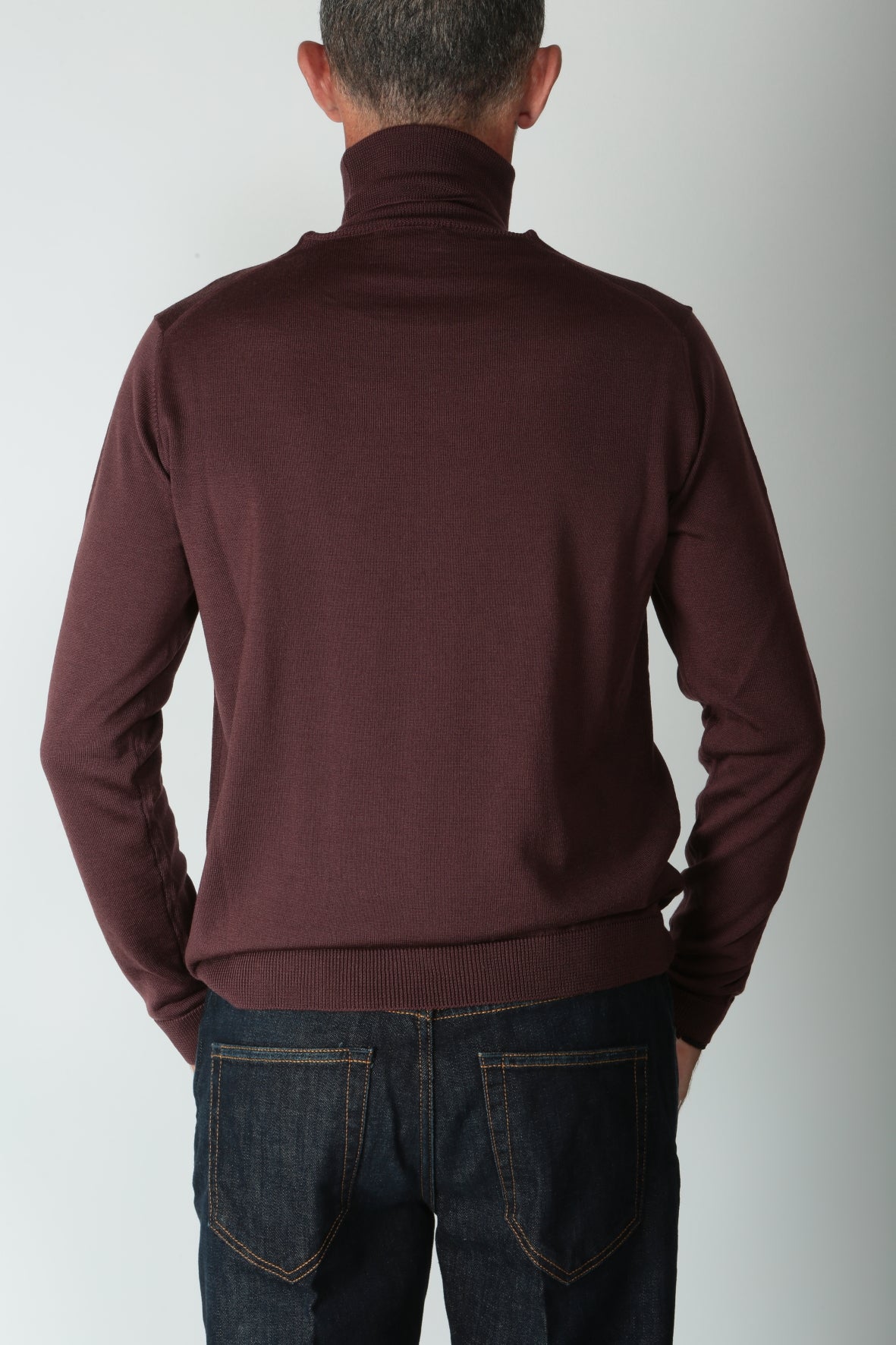 https://admin.shopify.com/store/gulieshop/products/9835867013469#:~:text=https%3A//www.gulieshop.it%20%E2%80%BA%20products%20%E2%80%BA%20r%2Dcollina%2Dmaglia%2Ddolcevita%2Dlana%2Dmerino%2Dra0110%2D1