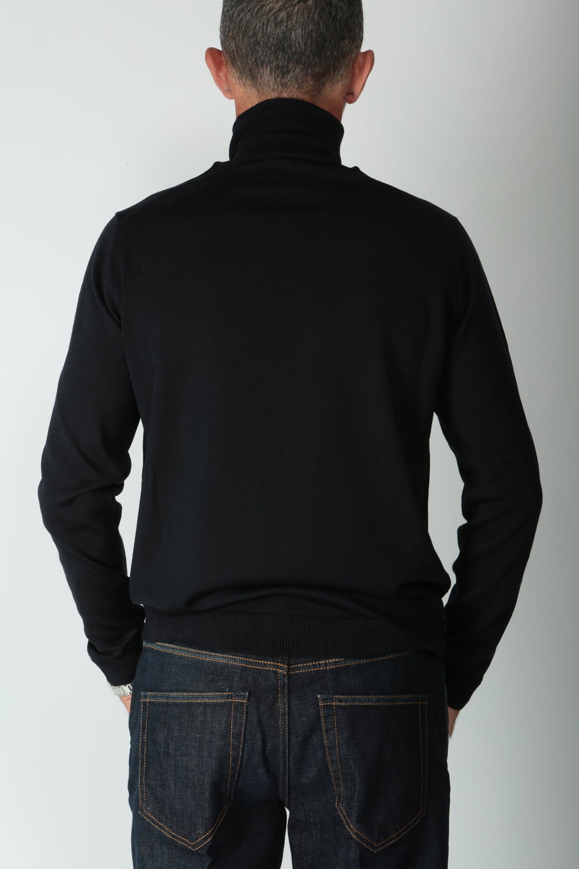 https://admin.shopify.com/store/gulieshop/products/9835866882397#:~:text=https%3A//www.gulieshop.it%20%E2%80%BA%20products%20%E2%80%BA%20r%2Dcollina%2Dmaglia%2Ddolcevita%2Dlana%2Dmerino%2Dra0110