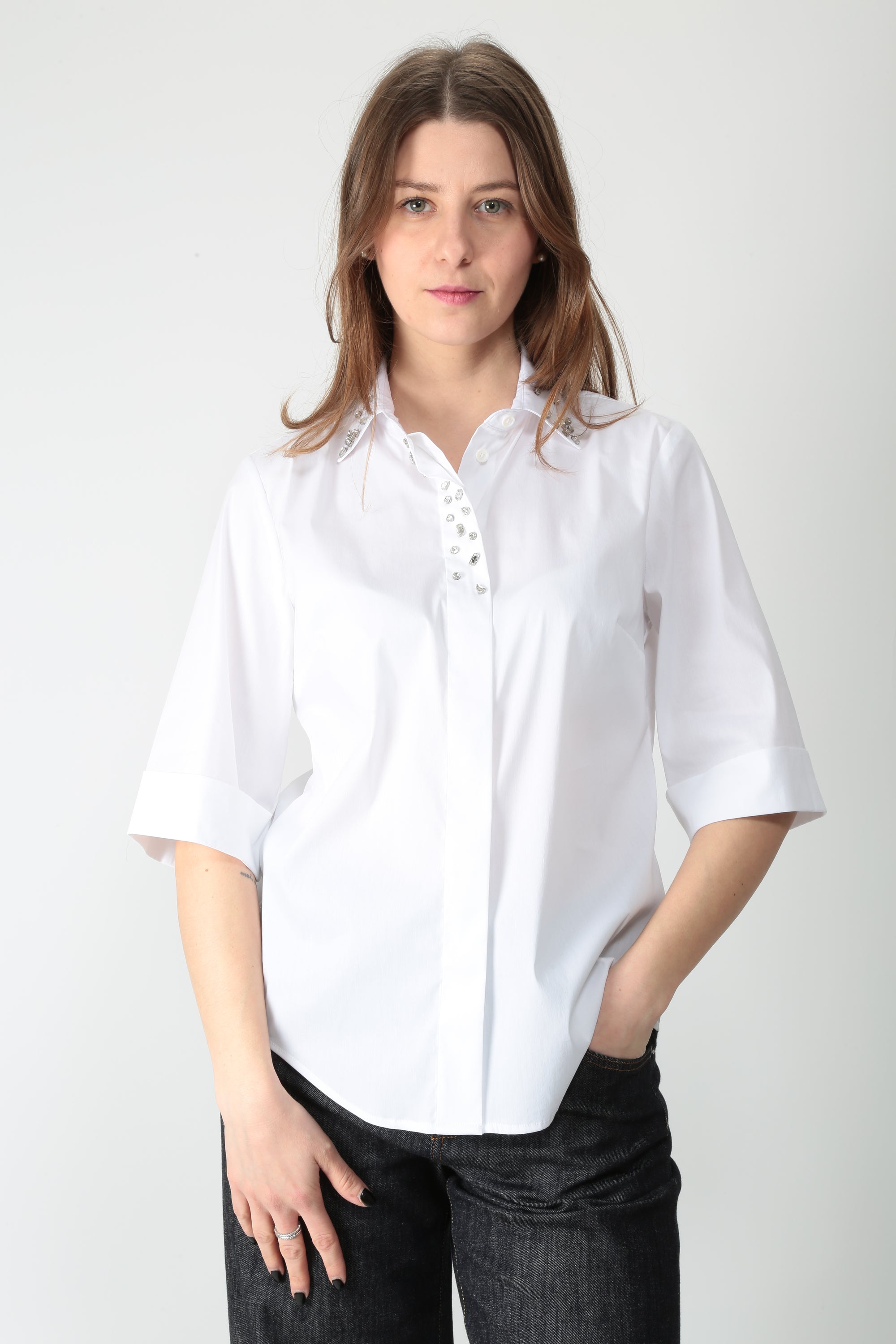 https://admin.shopify.com/store/gulieshop/products/15938897969501#:~:text=https%3A//www.gulieshop.it%20%E2%80%BA%20products%20%E2%80%BA%20camicetta%2Dsnob%2Dcamicia%2Dcon%2Dstrass%2D41405%2D666p