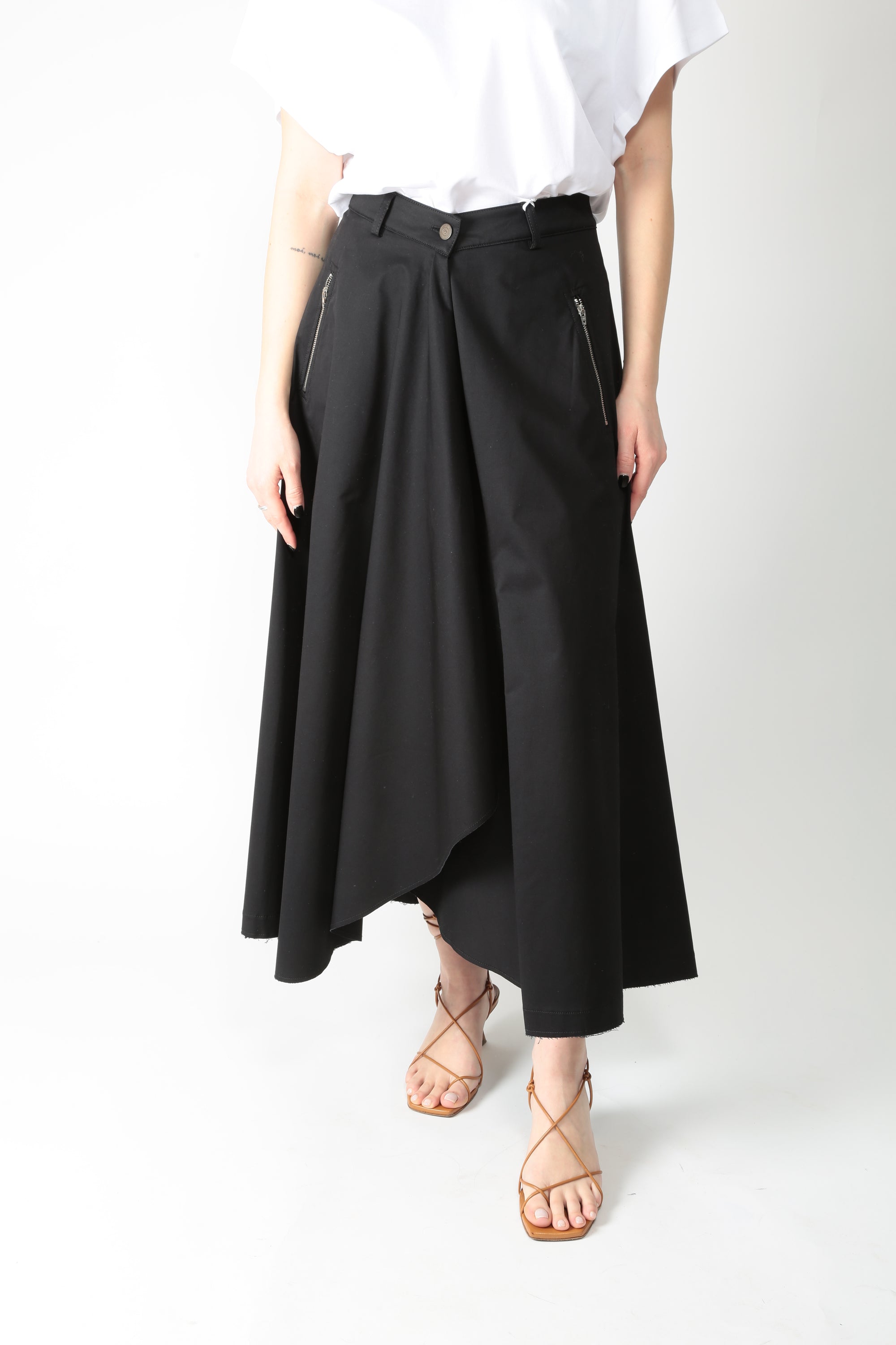 https://admin.shopify.com/store/gulieshop/products/15892665958749#:~:text=https%3A//www.gulieshop.it%20%E2%80%BA%20products%20%E2%80%BA%20department%2D5%2Dgonna%2Dsvasata%2Dohio%2Ddg05552m2ts0207000