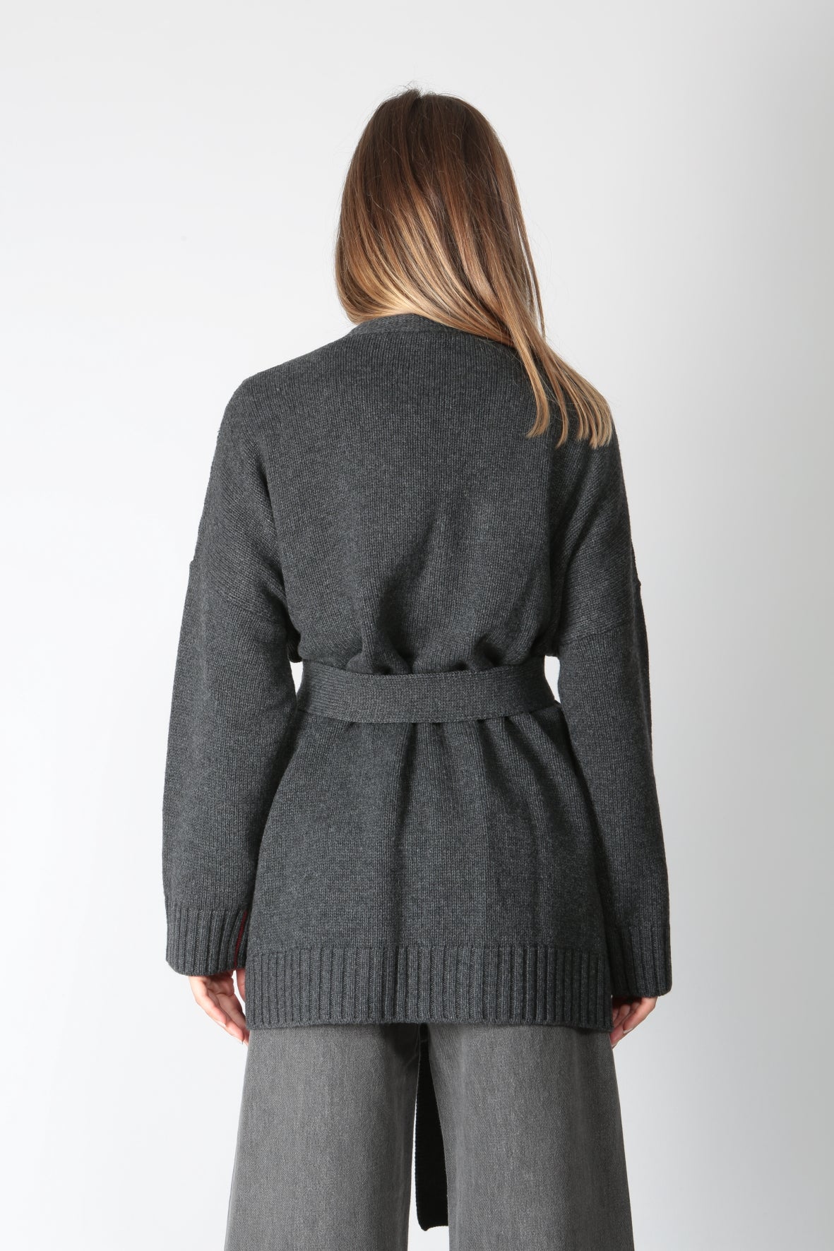 https://www.gulieshop.it/products/l-conti-cardigan-con-cintura-in-cachemire-f4wc26