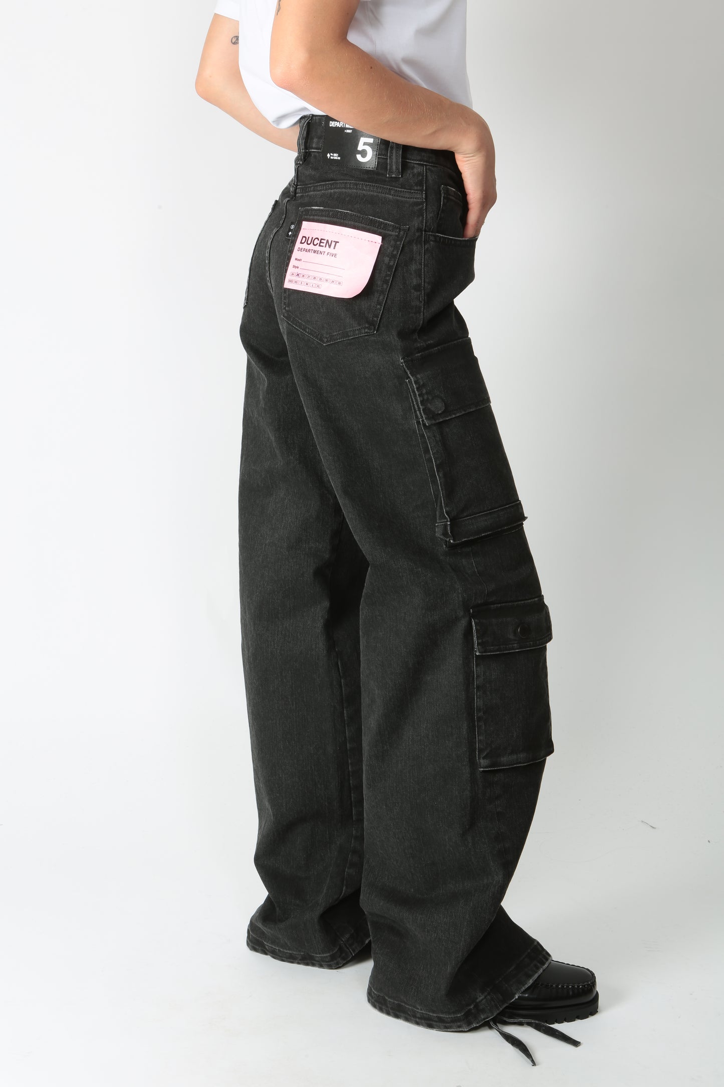 https://admin.shopify.com/store/gulieshop/products/9828219093341#:~:text=https%3A//www.gulieshop.it%20%E2%80%BA%20prodotti%20%E2%80%BA%20department%2D5%2Djeans%2Dcargo%2Dducent%2Ddp55849d2ds0059369