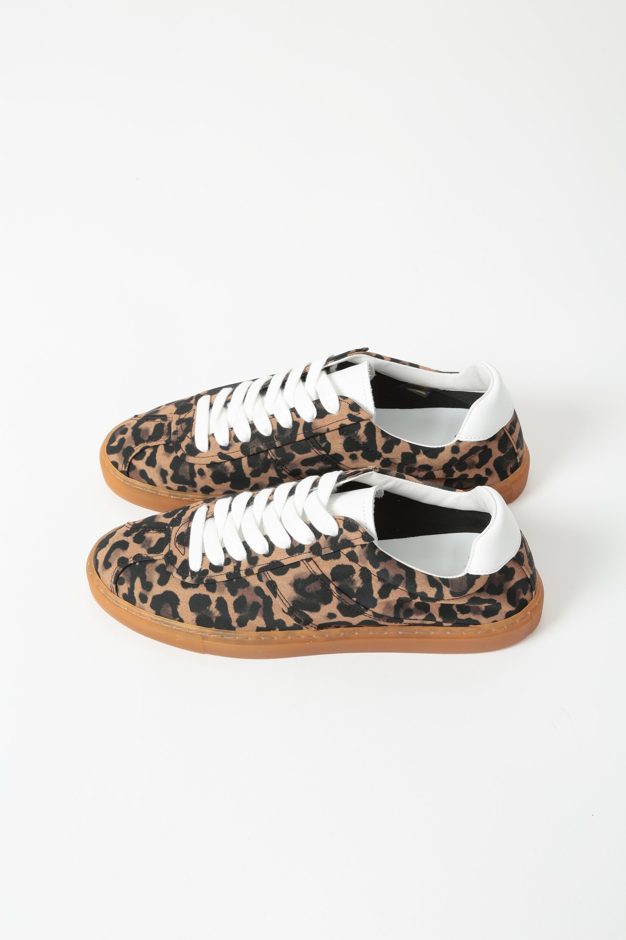 https://admin.shopify.com/store/gulieshop/products/16012804784477#:~:text=https%3A//www.gulieshop.it%20%E2%80%BA%20products%20%E2%80%BA%20copenhagen%2Dsneakers%2Din%2Dtela%2Dcph98