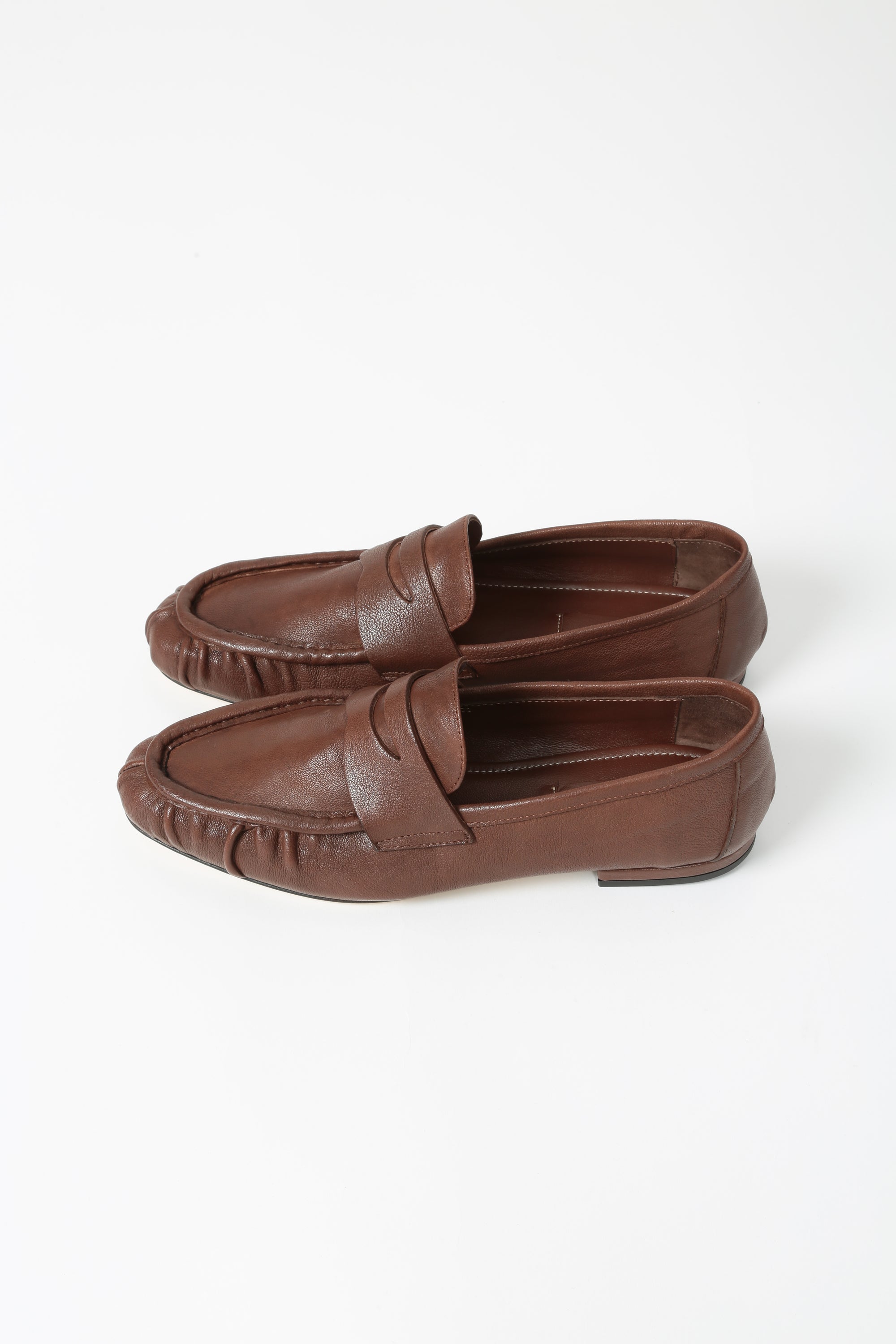 https://admin.shopify.com/store/gulieshop/products/16005679874397#:~:text=https%3A//www.gulieshop.it%20%E2%80%BA%20products%20%E2%80%BA%20ame%2Dmocassino%2Darricciato%2Din%2Dpelle%2Dluisa