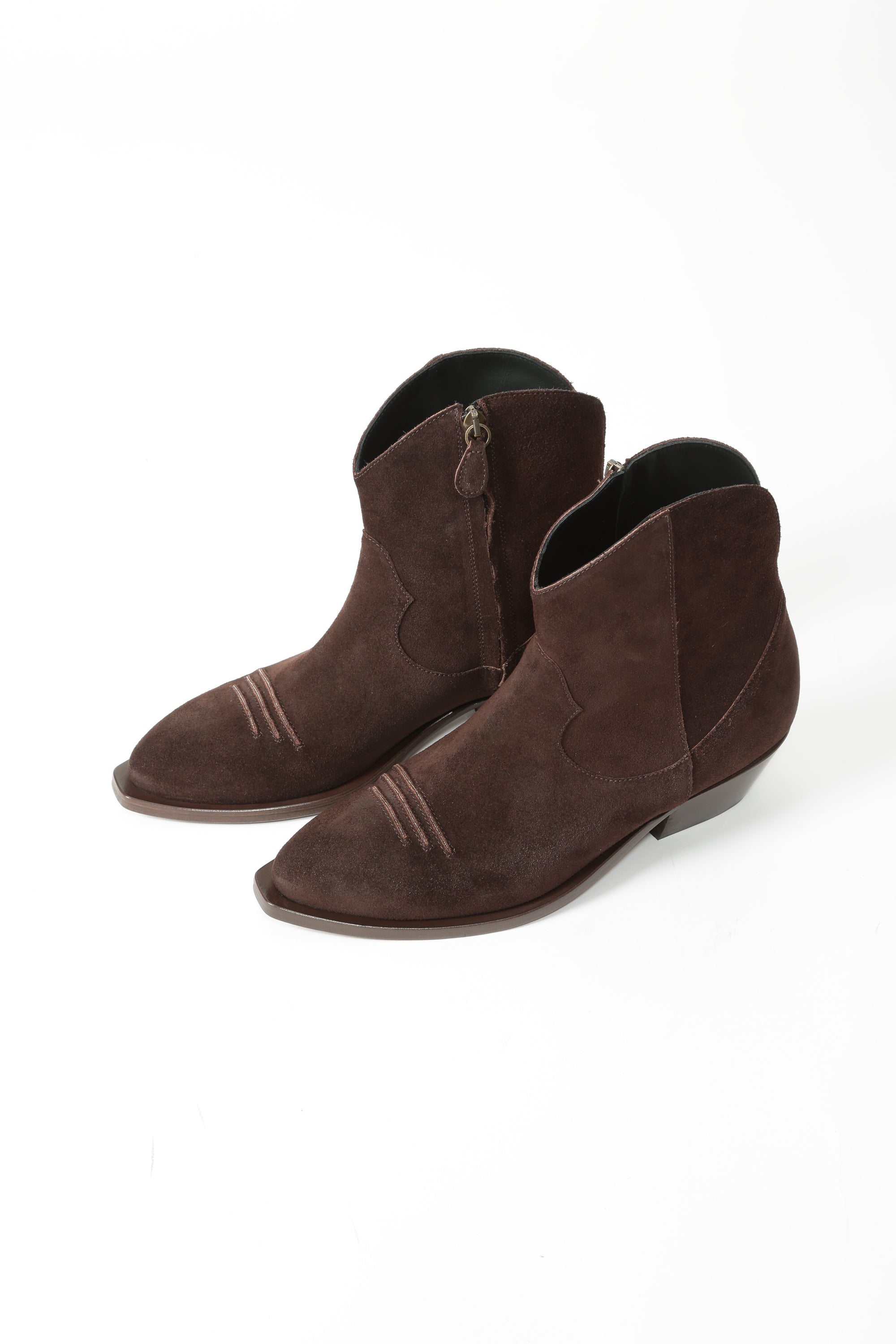 https://admin.shopify.com/store/gulieshop/products/16005715722589#:~:text=https%3A//www.gulieshop.it%20%E2%80%BA%20products%20%E2%80%BA%20ame%2Dtexano%2Din%2Dpelle%2Dscamosciata%2Djazz%2Droll