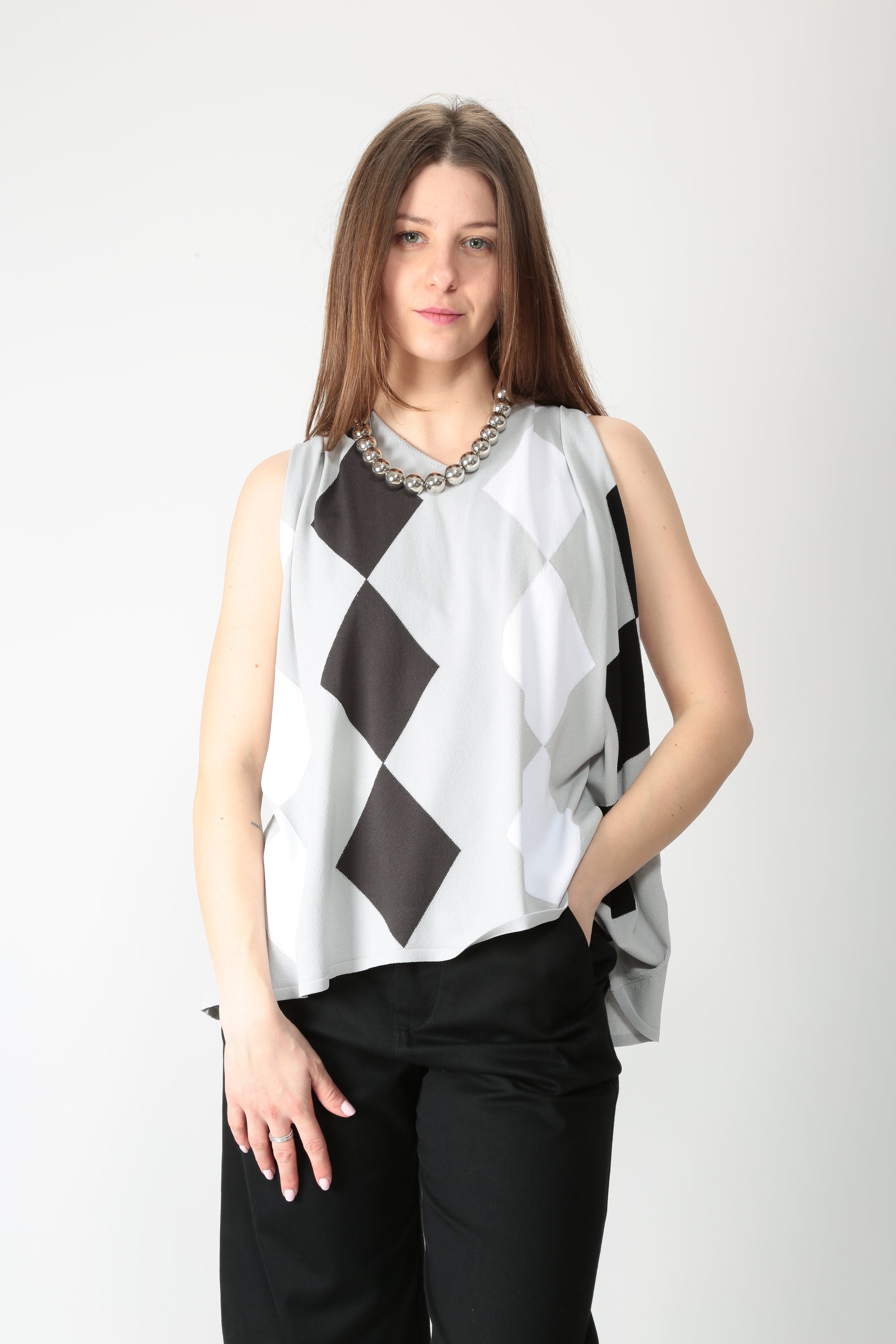 https://admin.shopify.com/store/gulieshop/products/16028295364957#:~:text=https%3A//www.gulieshop.it%20%E2%80%BA%20products%20%E2%80%BA%20l%2Dconti%2Dtop%2Din%2Dviscosa%2Dstretch%2Dguia%2Df6sa58