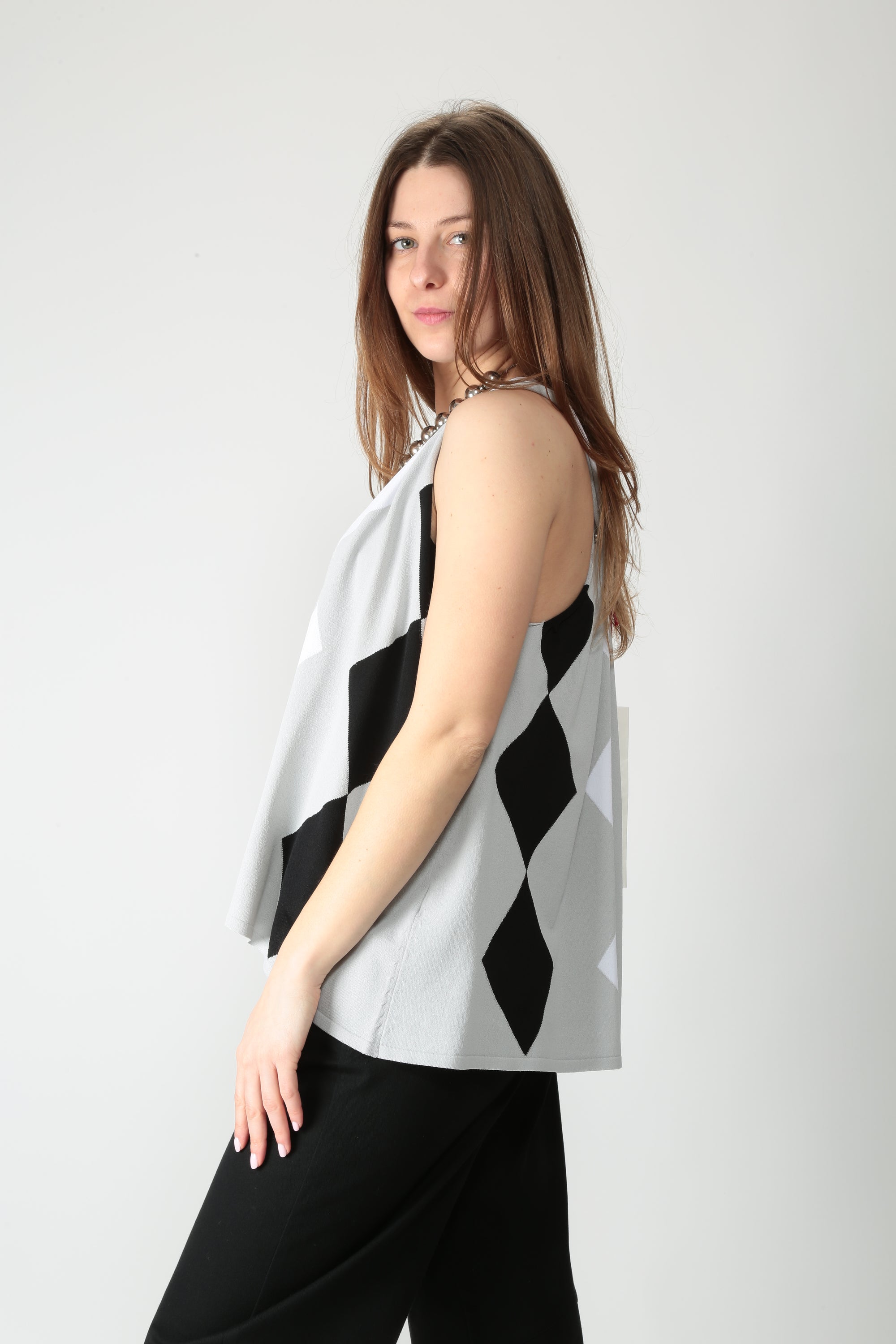 https://admin.shopify.com/store/gulieshop/products/16028295364957#:~:text=https%3A//www.gulieshop.it%20%E2%80%BA%20products%20%E2%80%BA%20l%2Dconti%2Dtop%2Din%2Dviscosa%2Dstretch%2Dguia%2Df6sa58