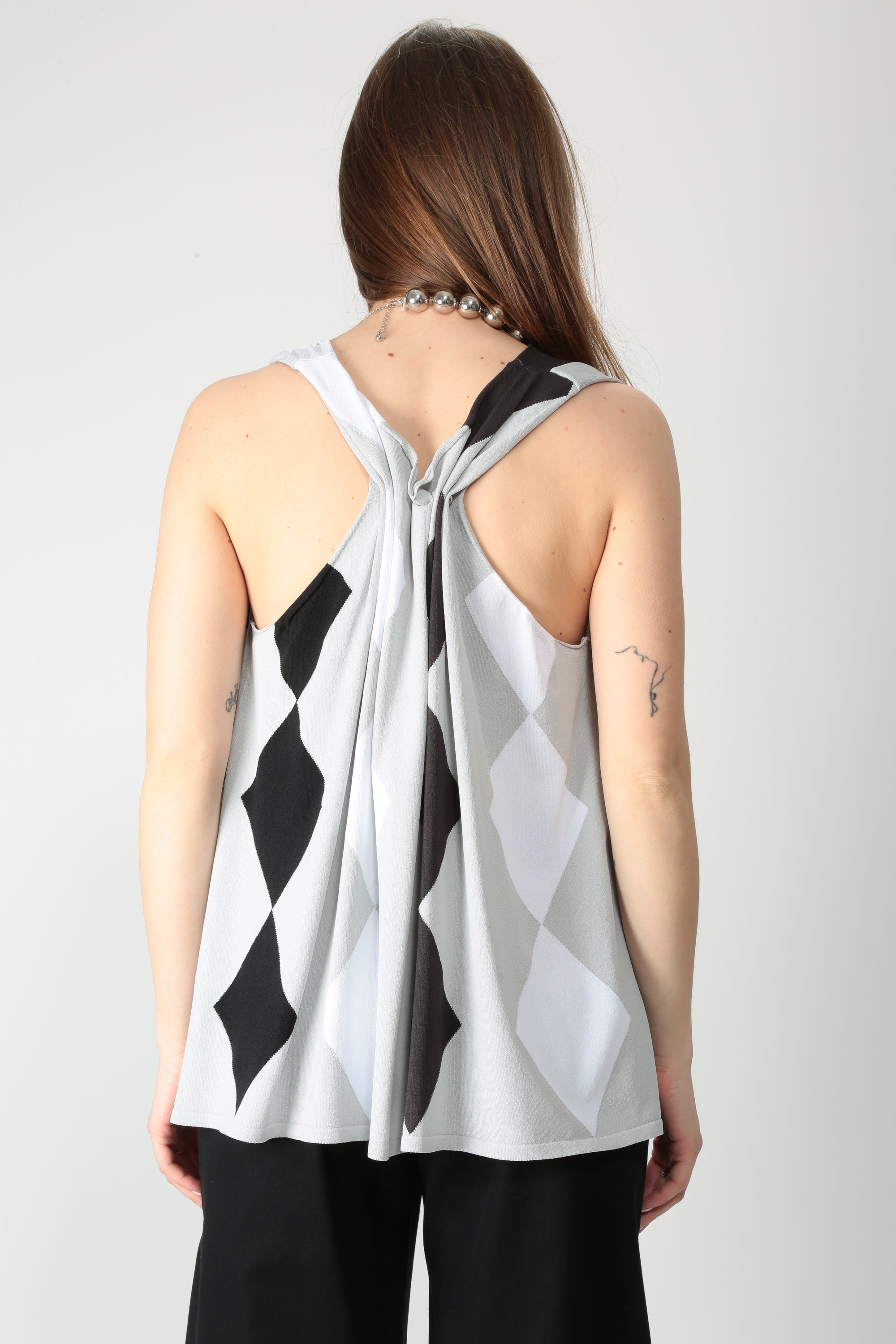 https://admin.shopify.com/store/gulieshop/products/16028295364957#:~:text=https%3A//www.gulieshop.it%20%E2%80%BA%20products%20%E2%80%BA%20l%2Dconti%2Dtop%2Din%2Dviscosa%2Dstretch%2Dguia%2Df6sa58