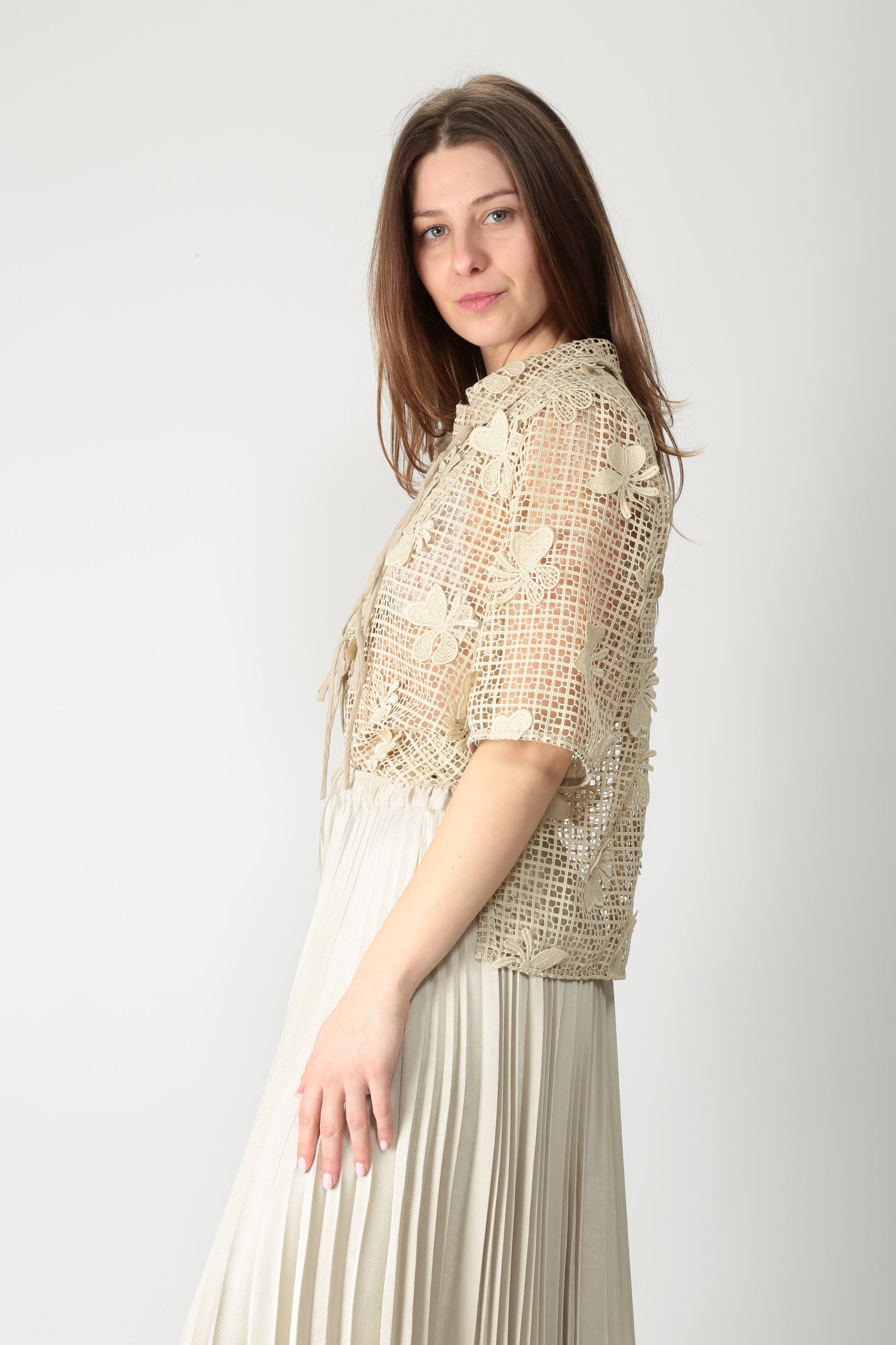 https://admin.shopify.com/store/gulieshop/products/16027972567389#:~:text=https%3A//www.gulieshop.it%20%E2%80%BA%20products%20%E2%80%BA%20beatrice%2Dcamicia%2Din%2Dcrochet%2D26fe3041ri287