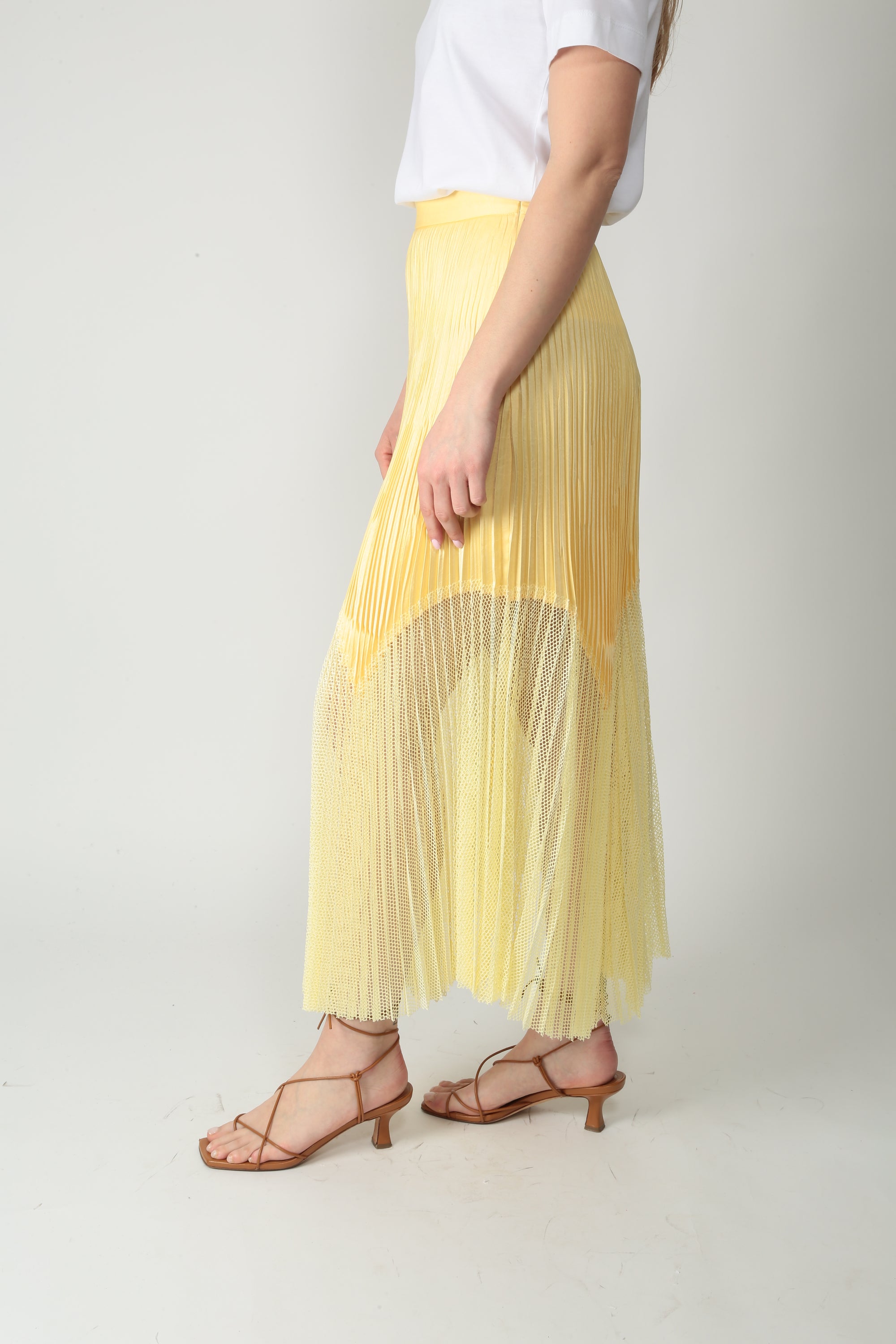 https://admin.shopify.com/store/gulieshop/products/16027972174173#:~:text=https%3A//www.gulieshop.it%20%E2%80%BA%20products%20%E2%80%BA%20beatrice%2Dgonna%2Dplisse%2De%2Drete%2D26fe5974aperi