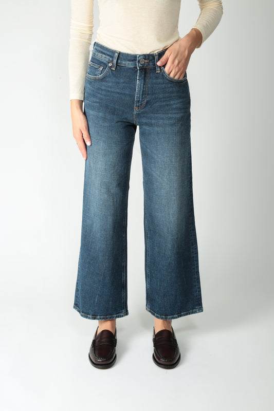 https://admin.shopify.com/store/gulieshop/products/15576296522077#:~:text=https%3A//www.gulieshop.it%20%E2%80%BA%20products%20%E2%80%BA%20department%2D5%2Djeans%2Dculotte%2Dbrea%2Ddp53551d2ts0182114