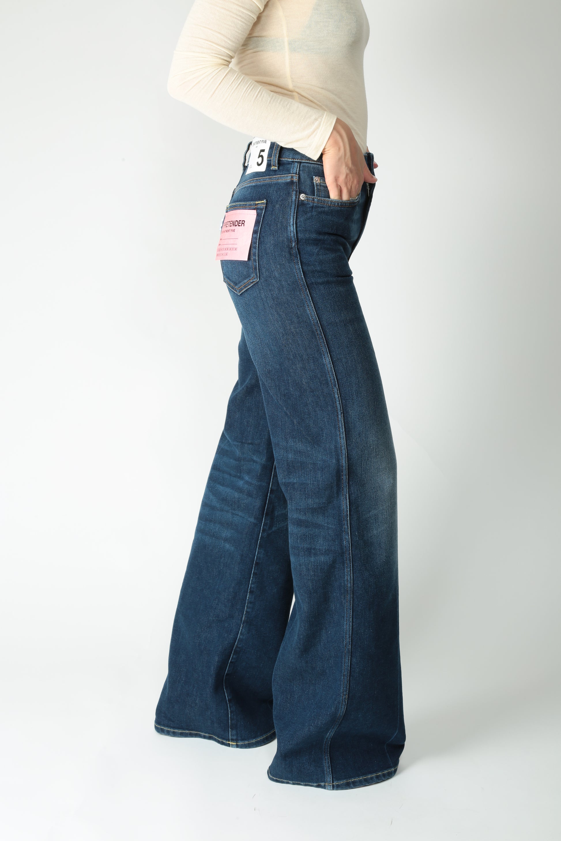 https://admin.shopify.com/store/gulieshop/products/15576296587613#:~:text=https%3A//www.gulieshop.it%20%E2%80%BA%20products%20%E2%80%BA%20department%2D5%2Djeans%2Dgamba%2Dampia%2Dpretender%2Ddp52551d2ds0039121